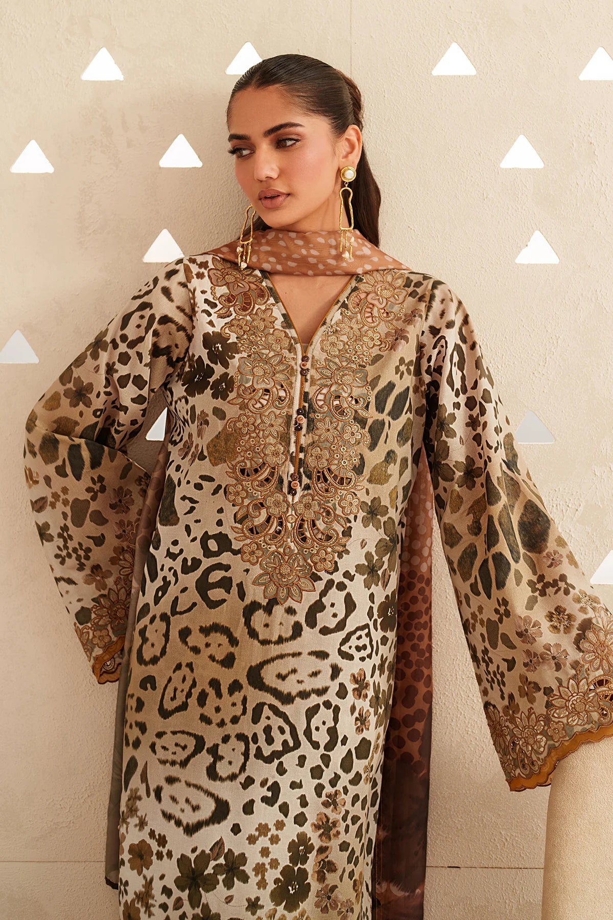 Baroque 3Pc Embroidered Lawn Suit UF-4408