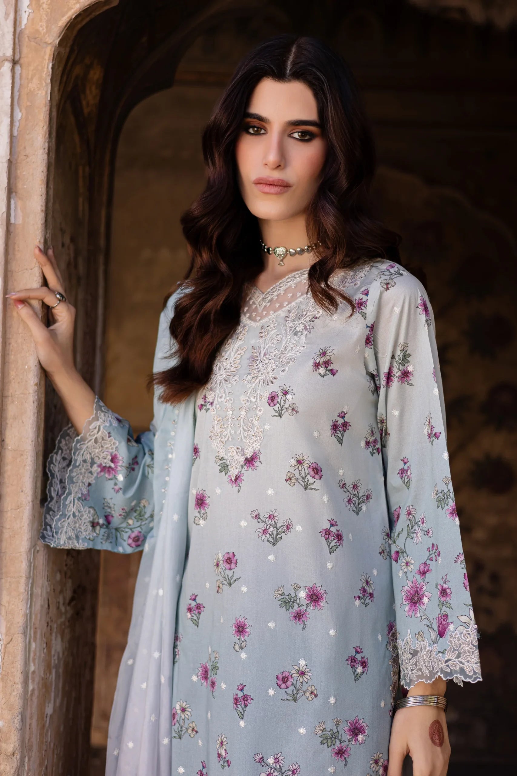 Batik 3Pc Embroidered Lawn Suit Kiara gulbuy.com