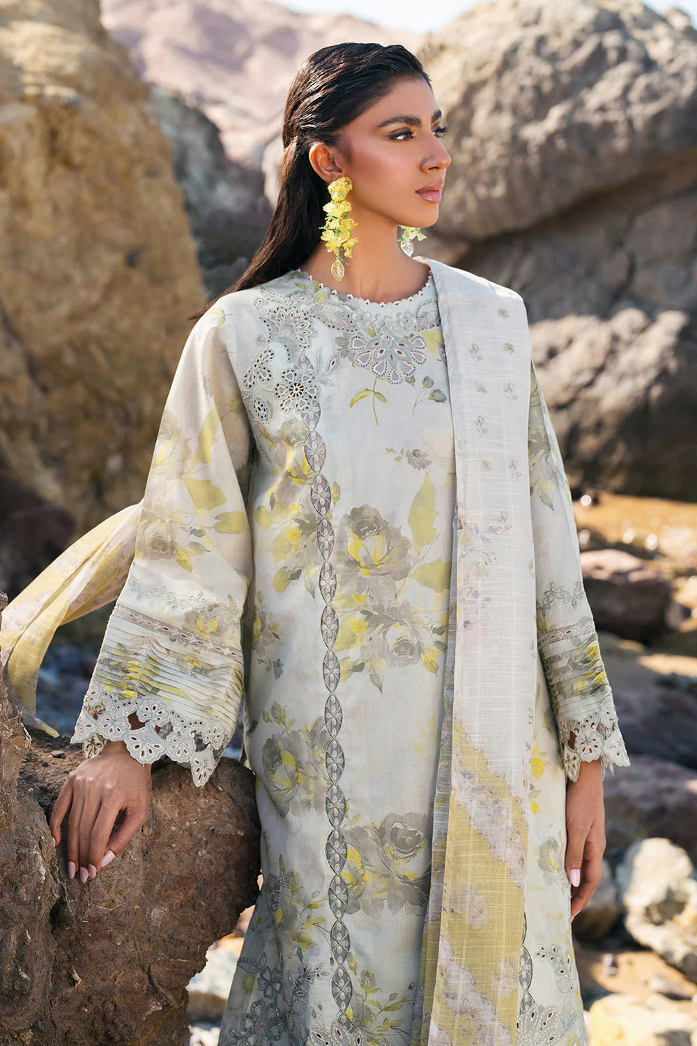 Baroque 3Pc Embroidered Lawn Suit UF-4119 gulbuy.com