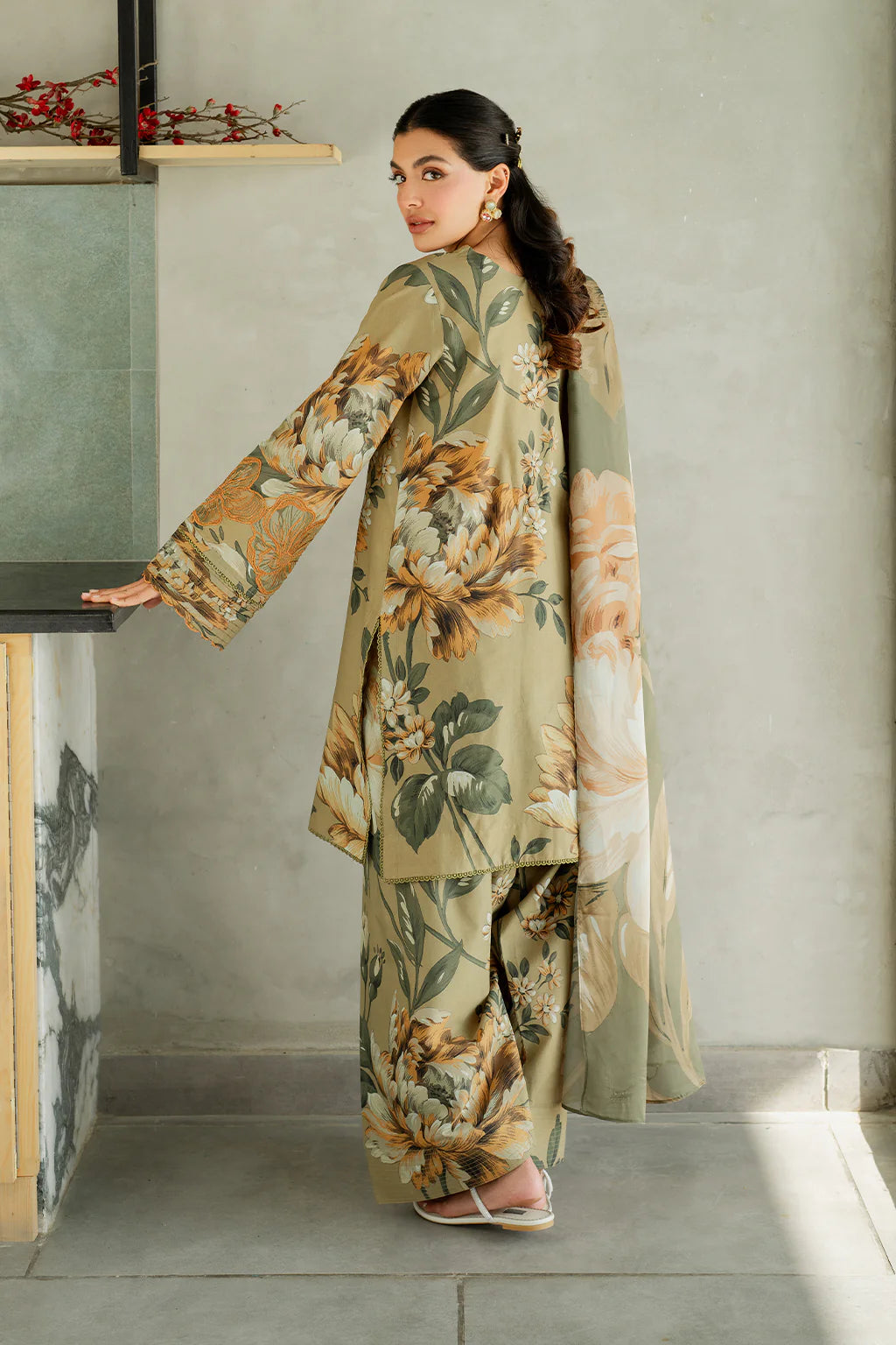 Iznik 3PC Printed Lawn Suit UE-410 gulbuy.com