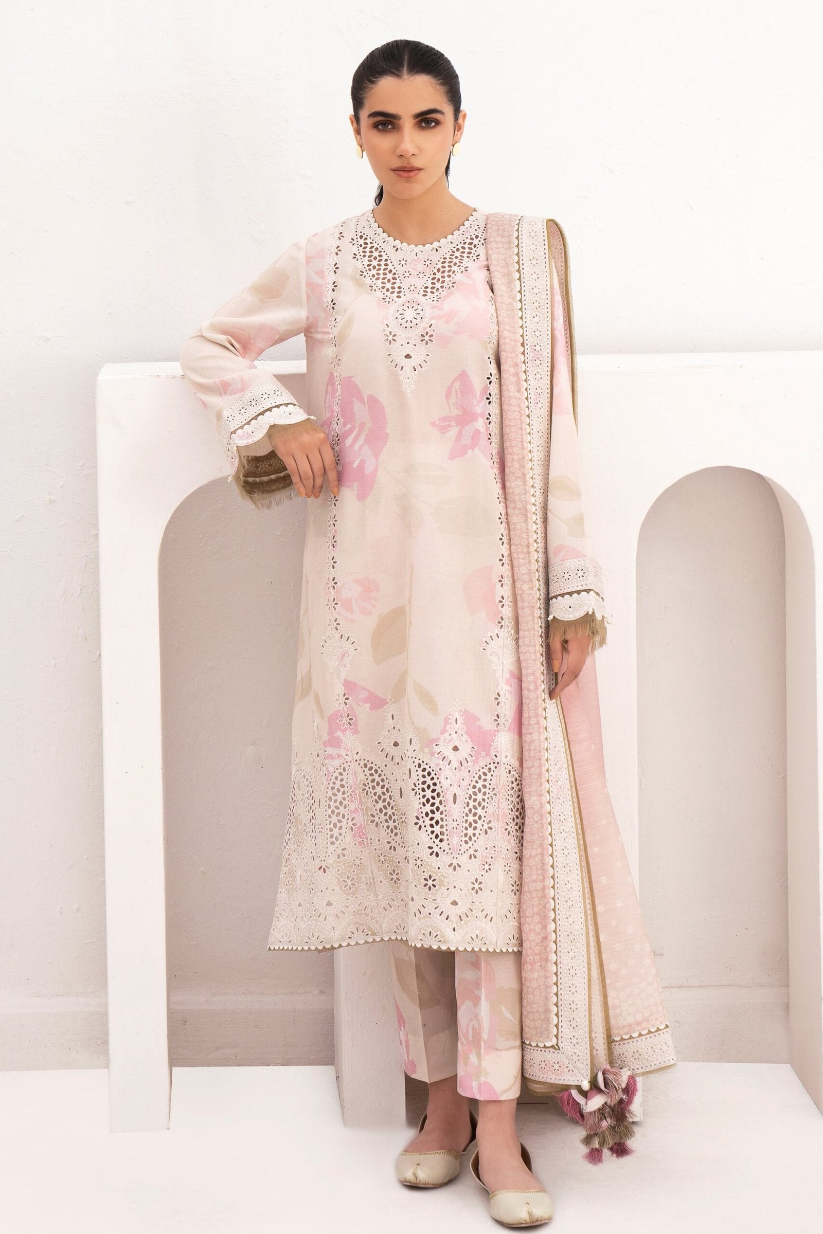 JAZMIN 3 PIECE EMBROIDERED LAWN SUIT (DELIA-D6)
