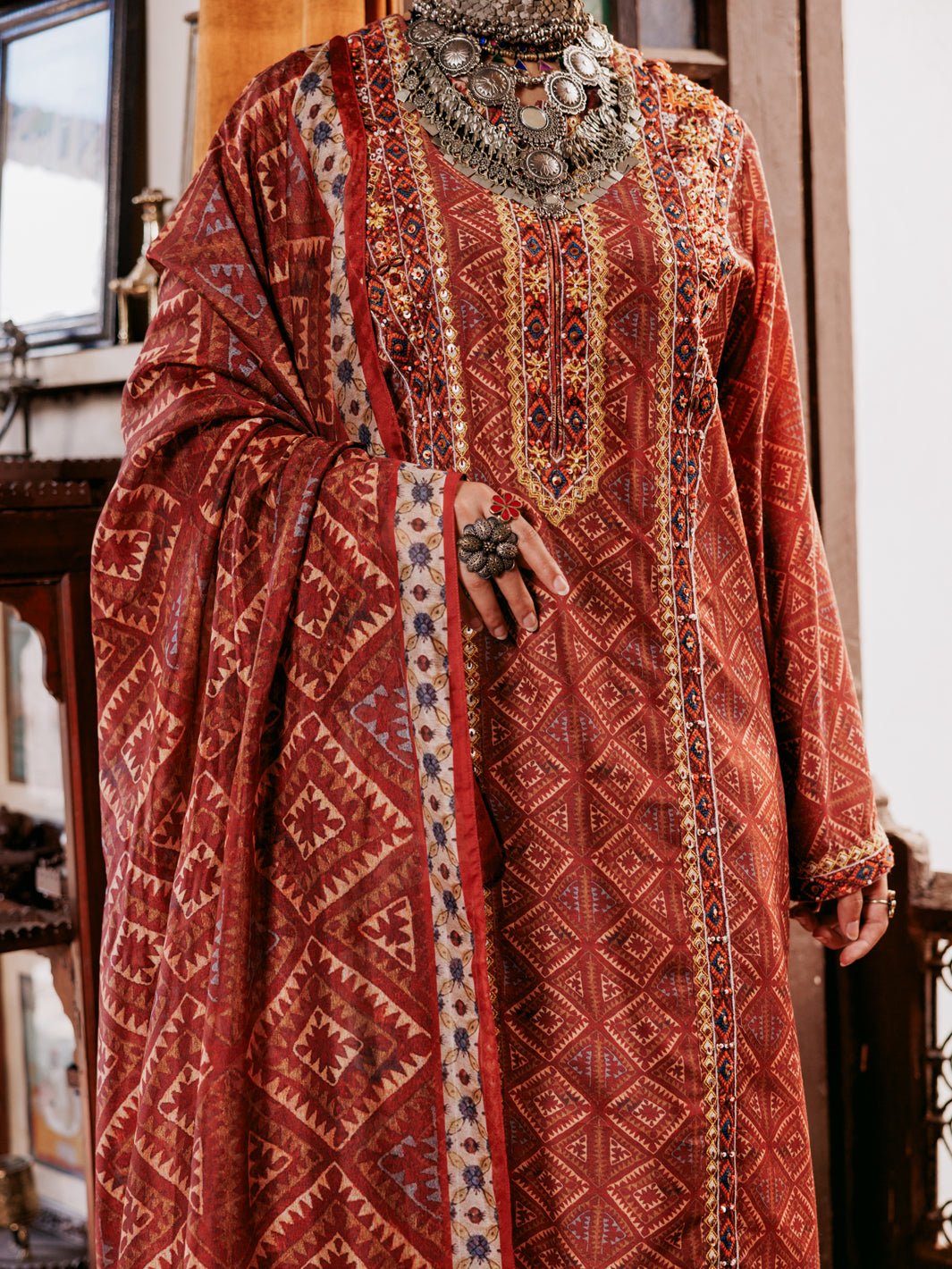ALMIRAH 3 PIECE EMBROIDERED LAWN SUIT SUIT(ALP-3PS-1959A) gulbuy.com