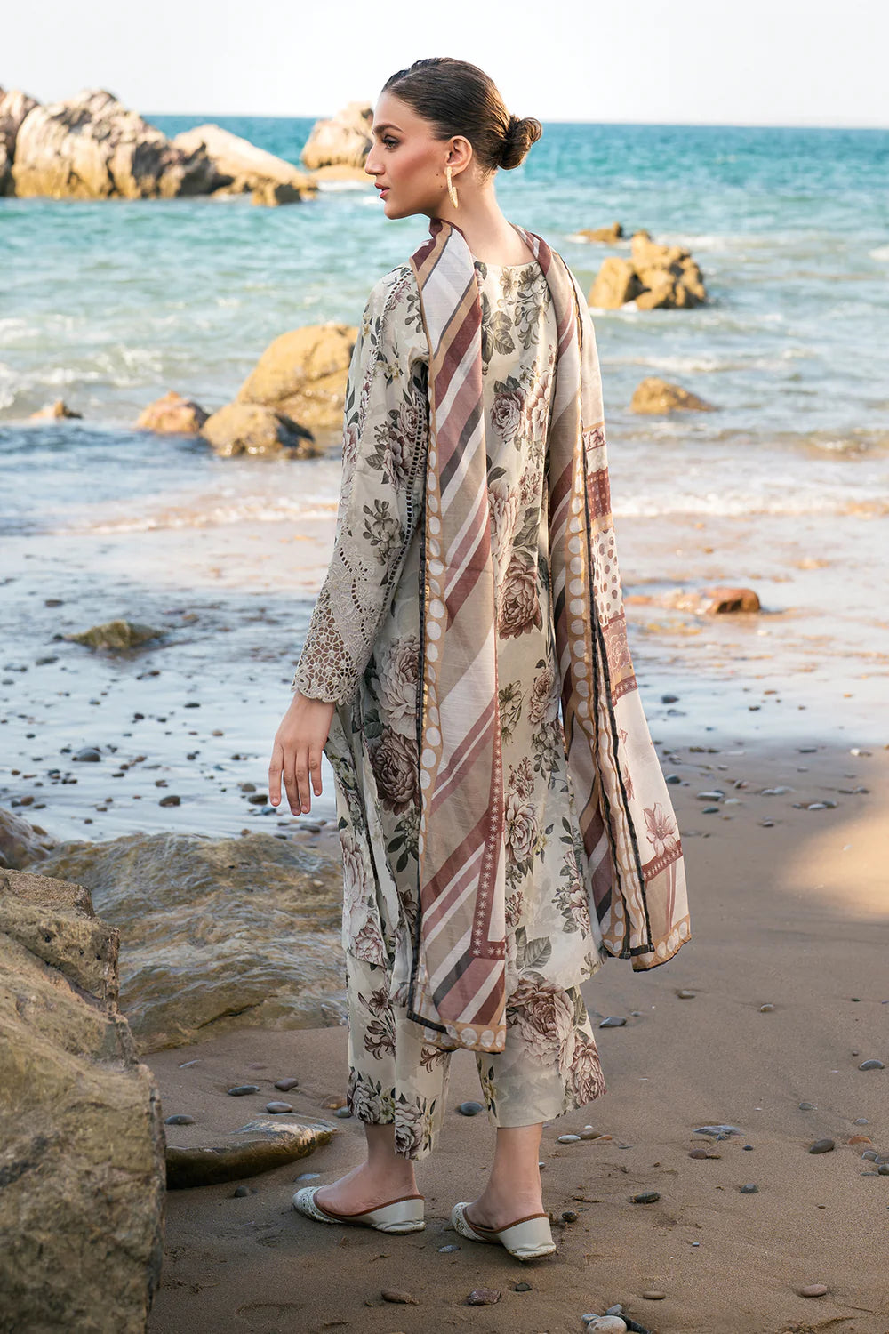 Baroque 3Pc Embroidered Lawn Suit UF-4126 gulbuy.com
