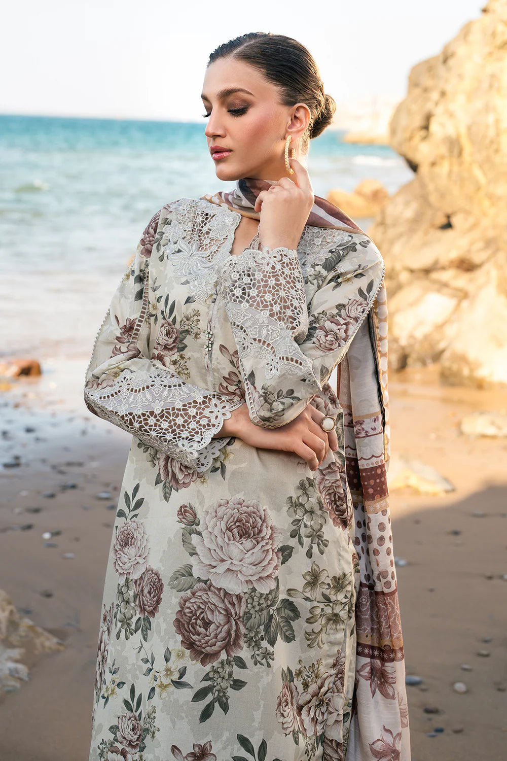 Baroque 3Pc Embroidered Lawn Suit UF-4126 gulbuy.com