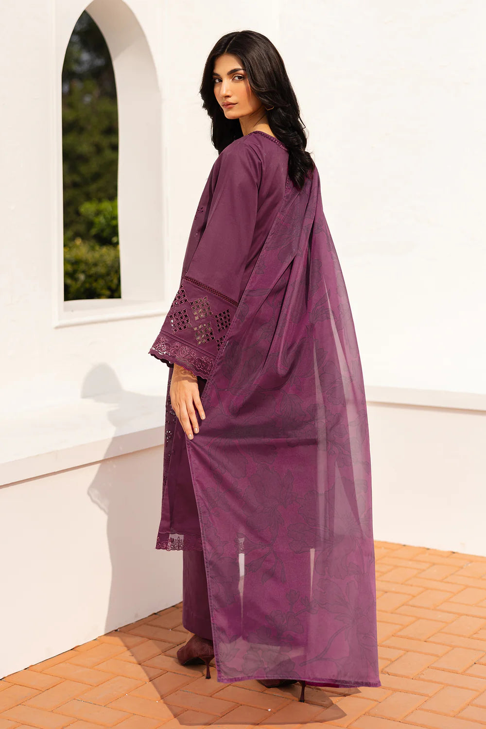 Baroque 3Pc Embroidered Lawn Suit UF-4146 gulbuy.com