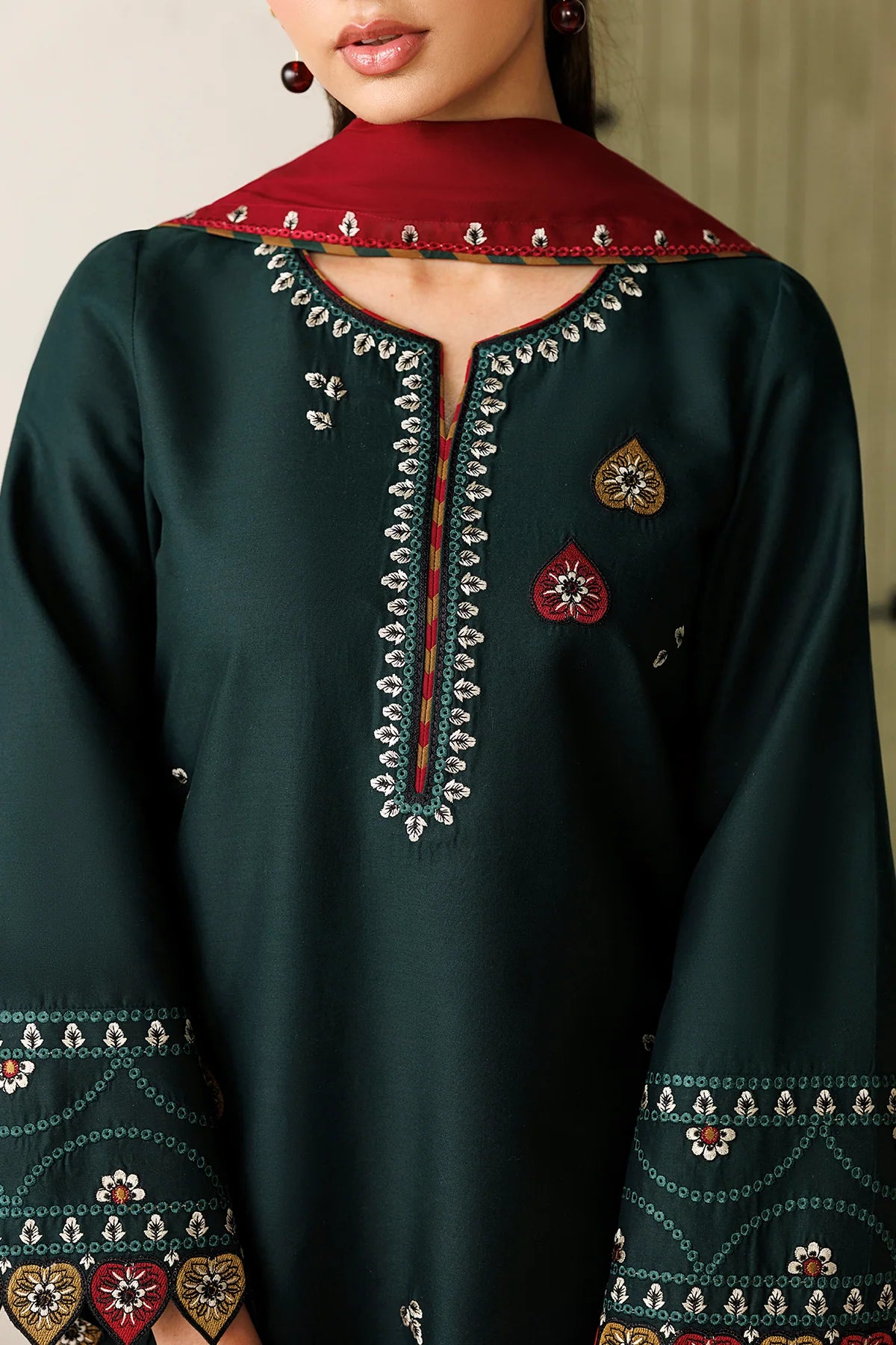 Jazmin 3Pc Embroidered Lawn Suit USE-9395