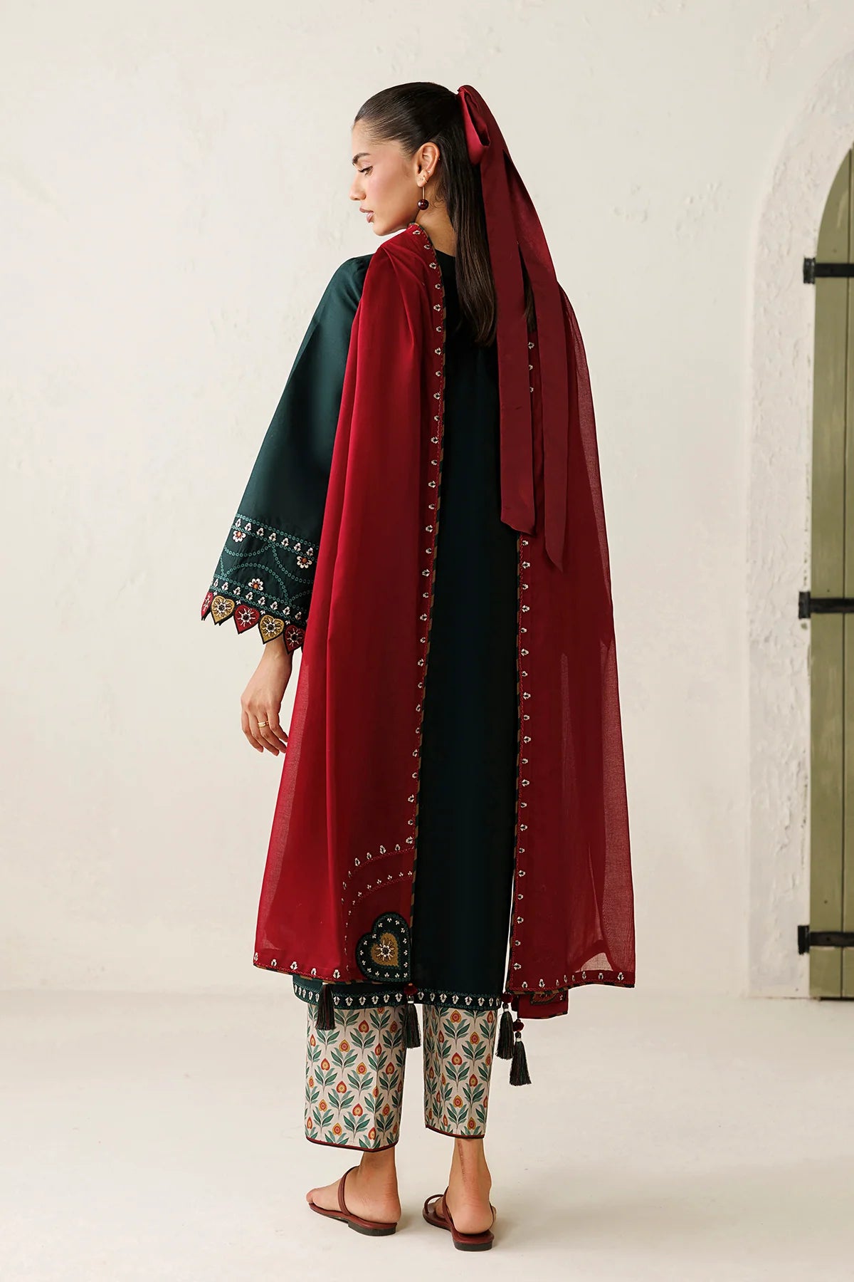 Jazmin 3Pc Embroidered Lawn Suit USE-9395