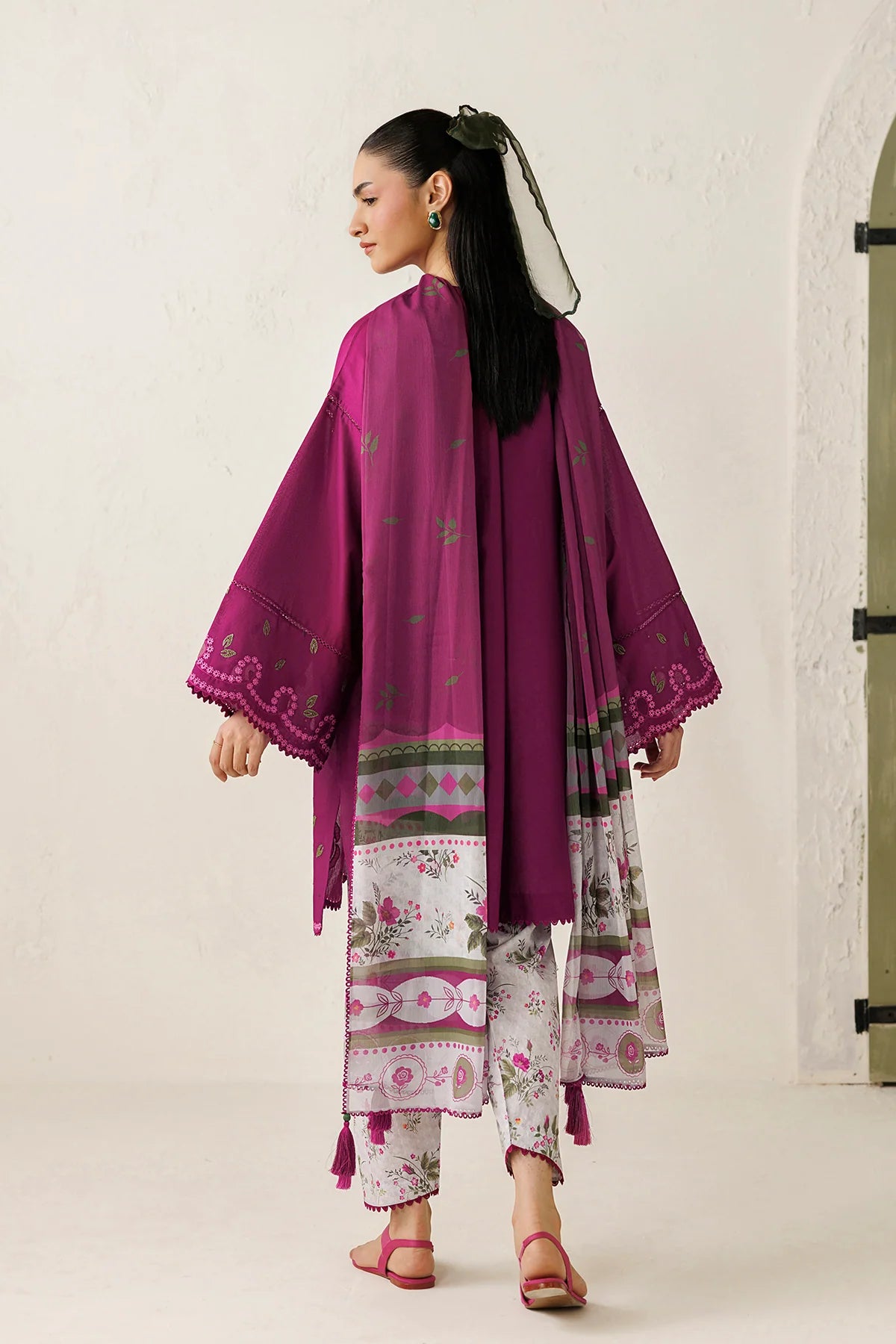 Jazmin 3Pc Embroidered Lawn Suit USE-9391