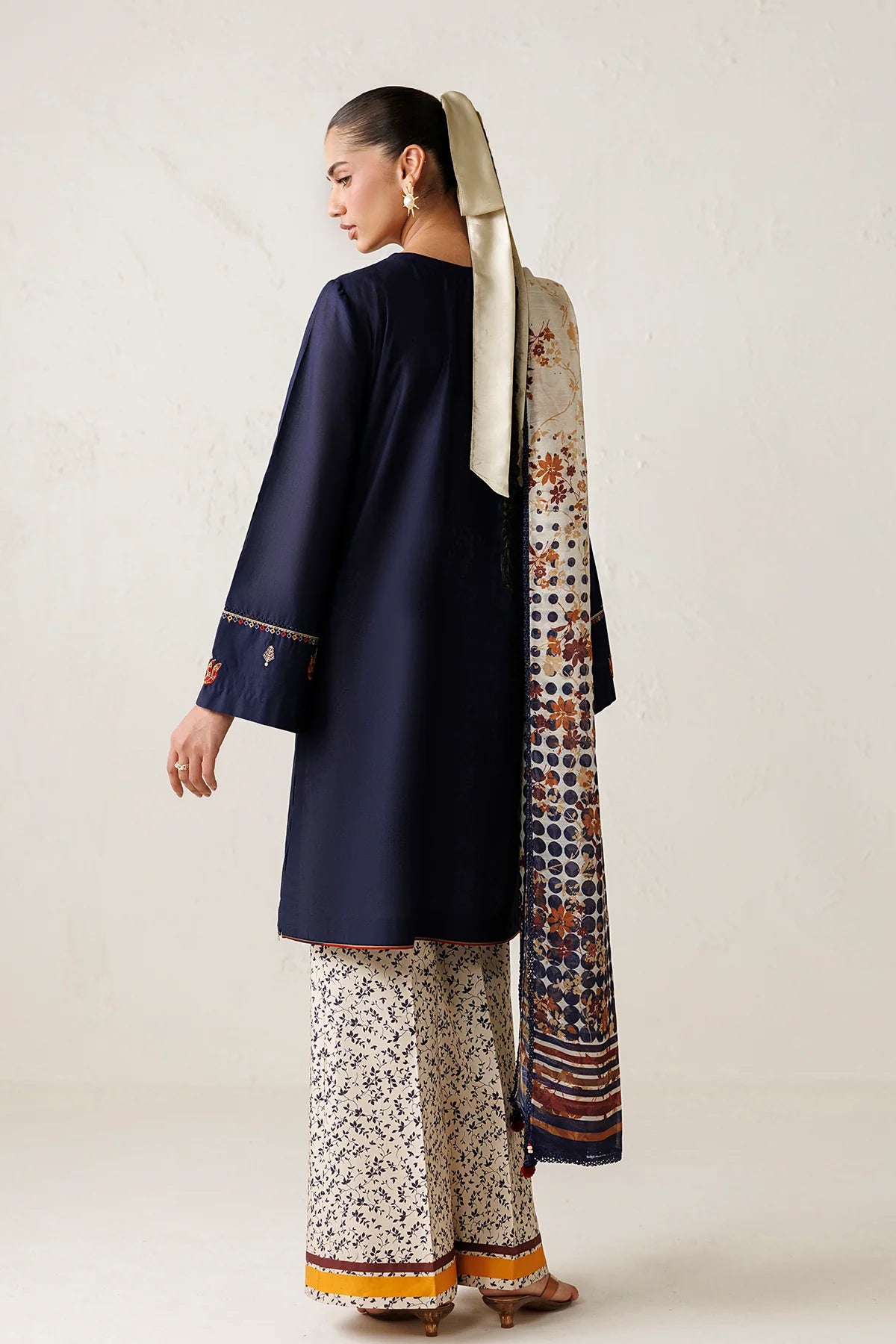 Jazmin 3Pc Embroidered Lawn Suit USE-9390