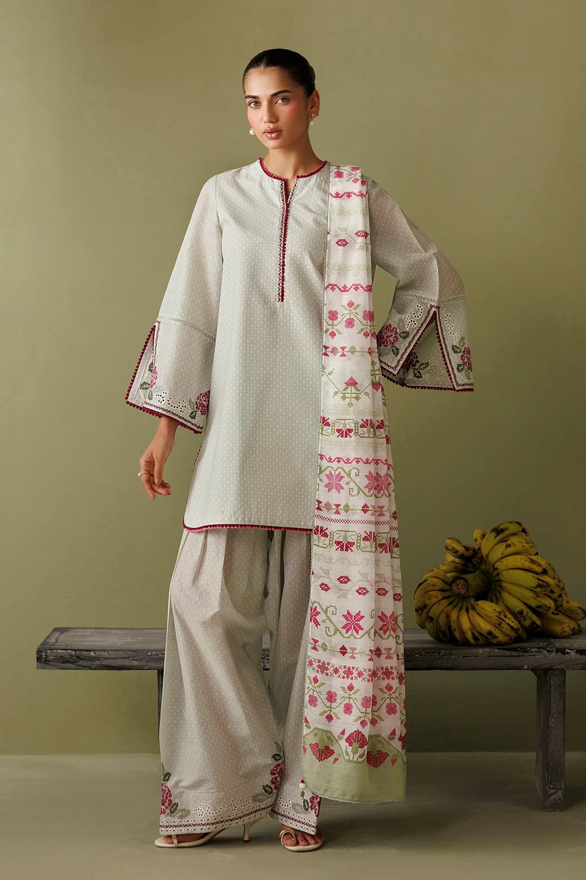 Jazmin 3Pc Embroidered Lawn Suit USE-9406