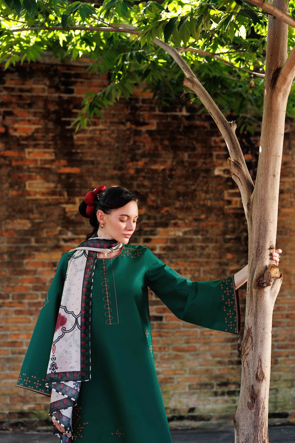 Jazmin 3Pc Embroidered Lawn Suit USE-9285