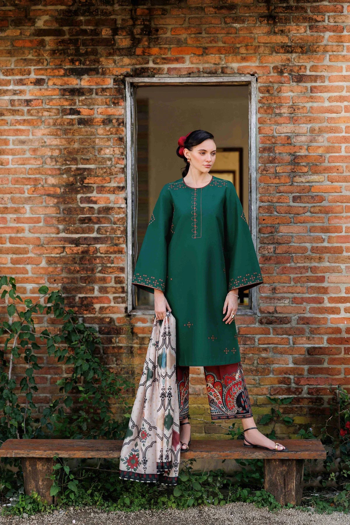 Jazmin 3Pc Embroidered Lawn Suit USE-9285