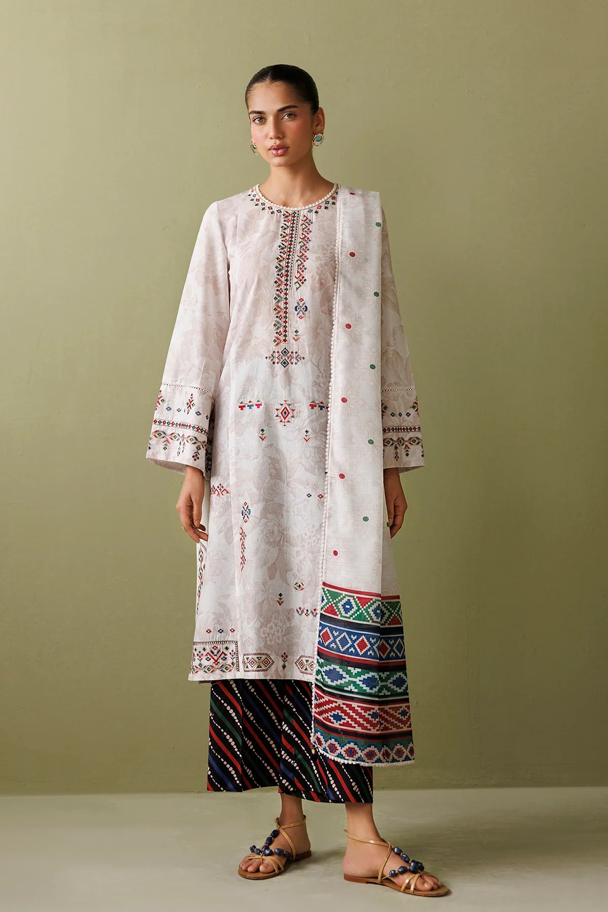Jazmin 3Pc Embroidered Lawn Suit  USE-9373