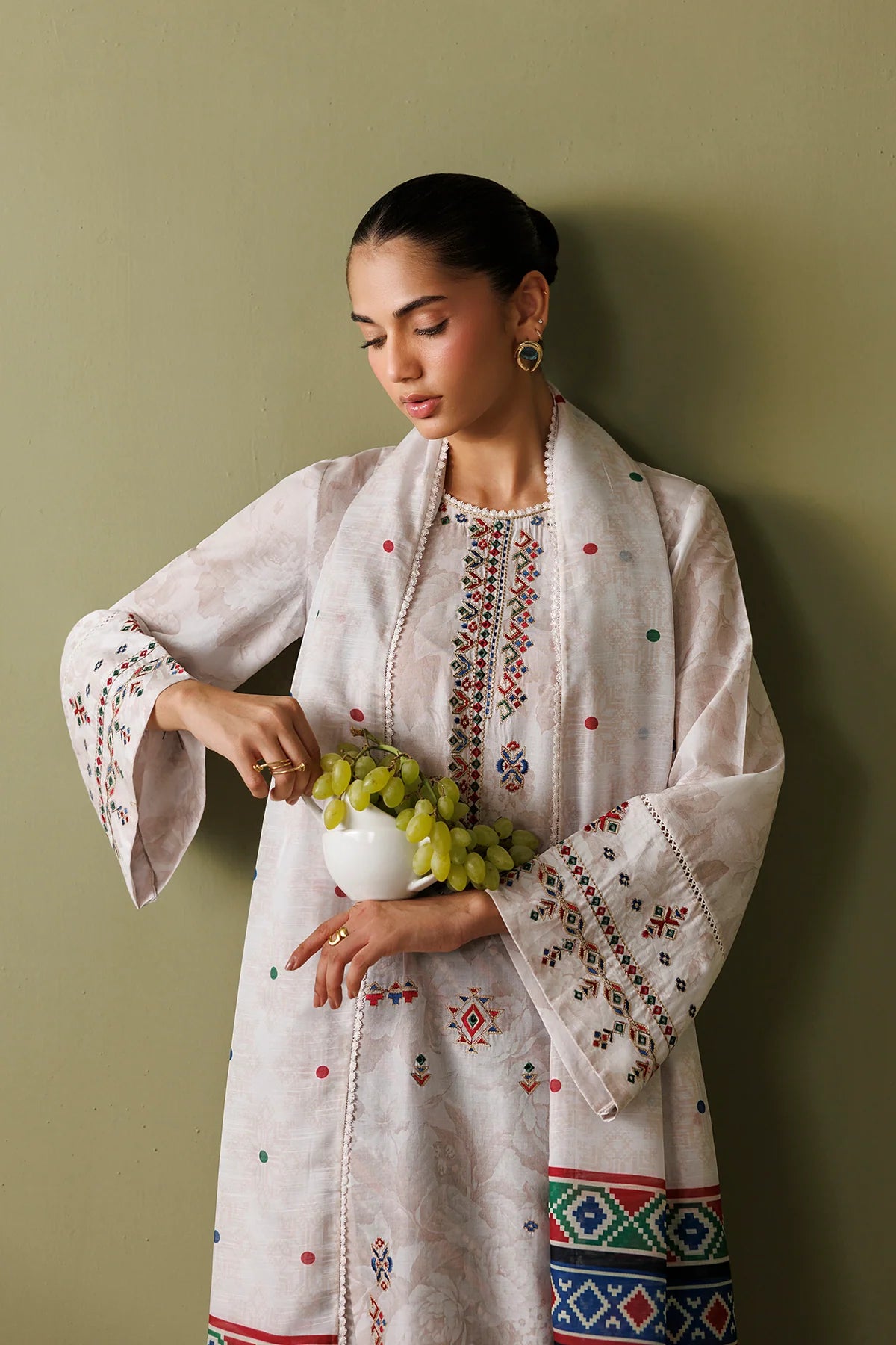 Jazmin 3Pc Embroidered Lawn Suit  USE-9373