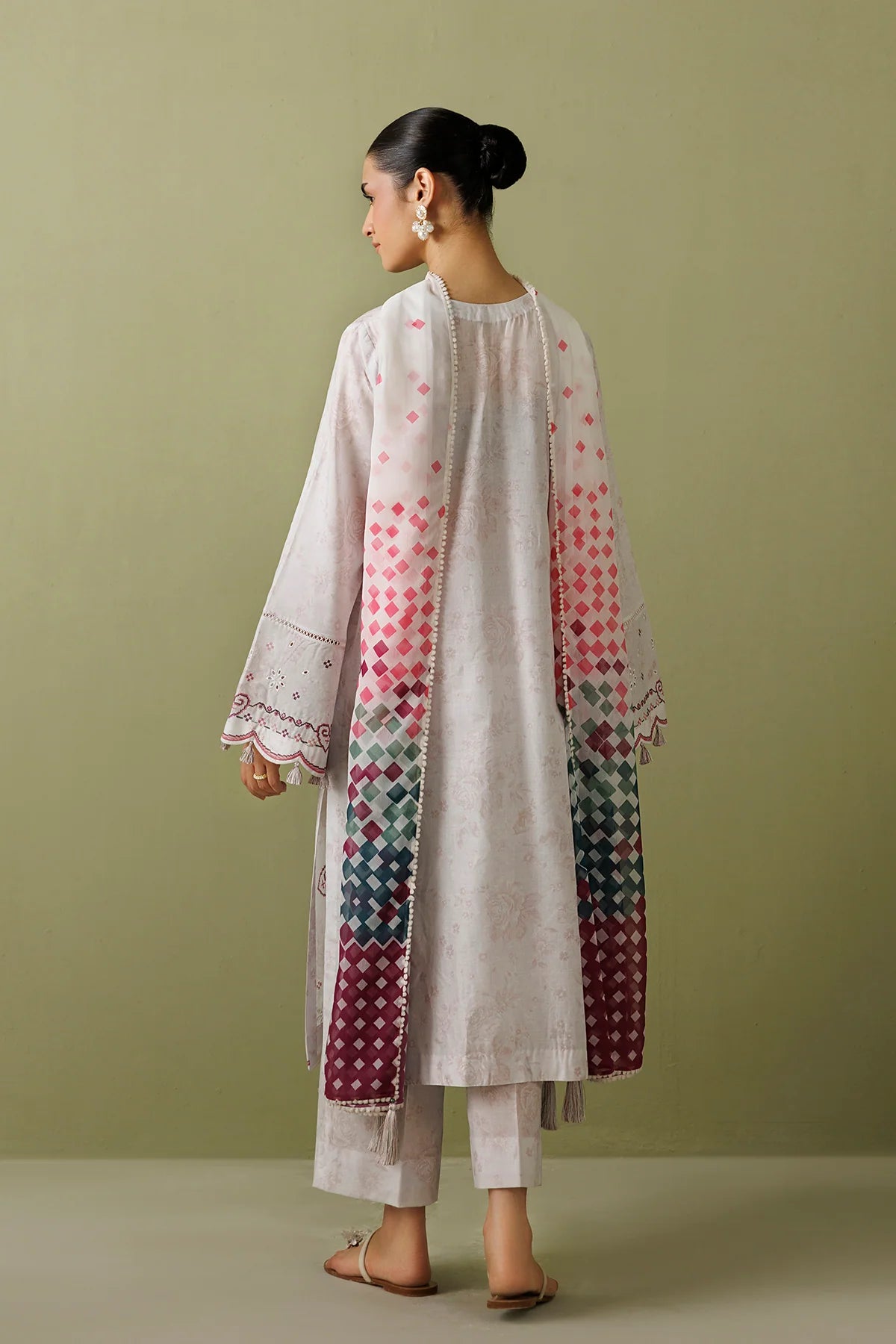 Jazmin 3Pc Embroidered Lawn Suit USE-9387