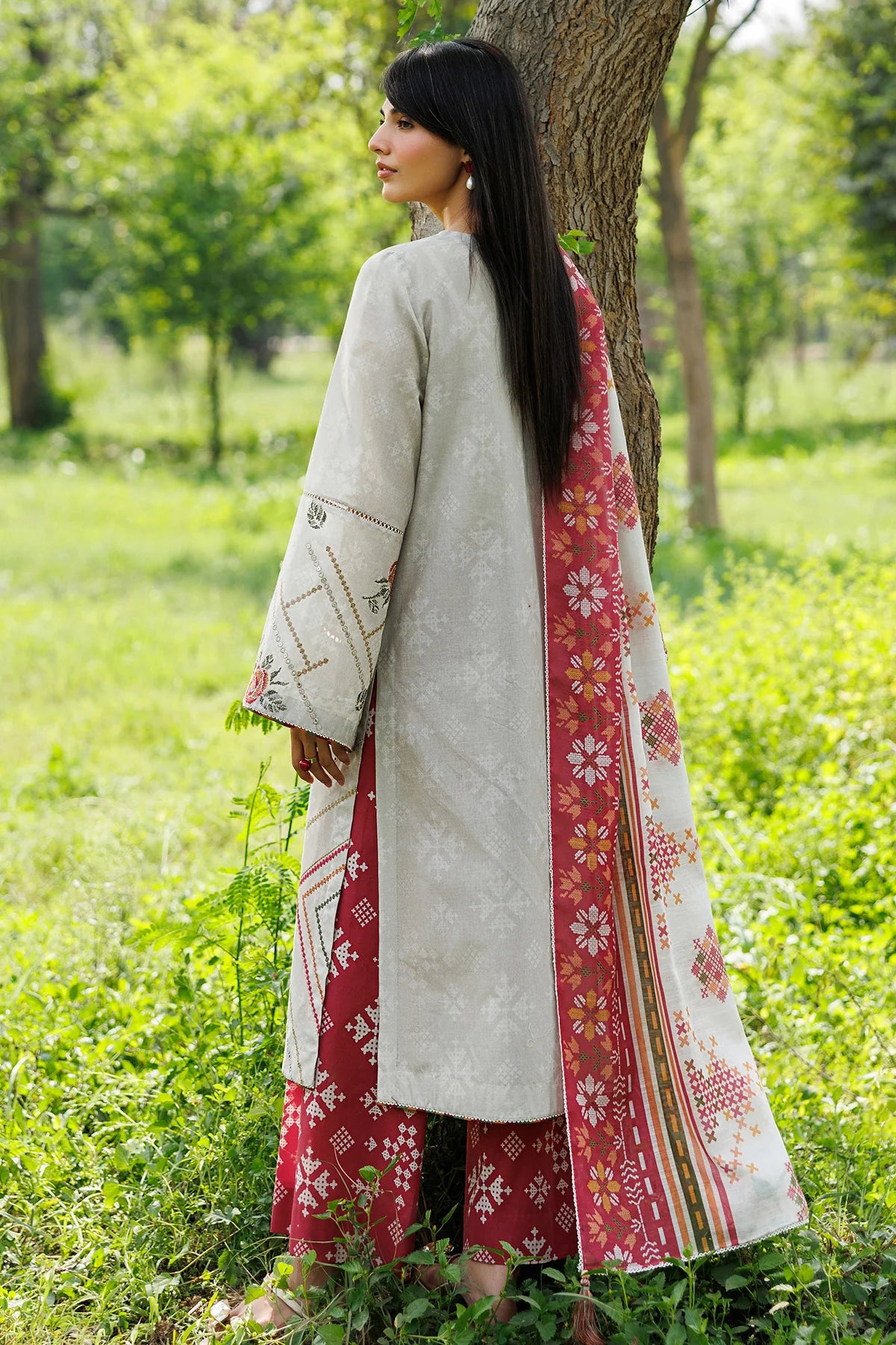 Jazmin 3Pc Embroidered Lawn Suit USE-9347