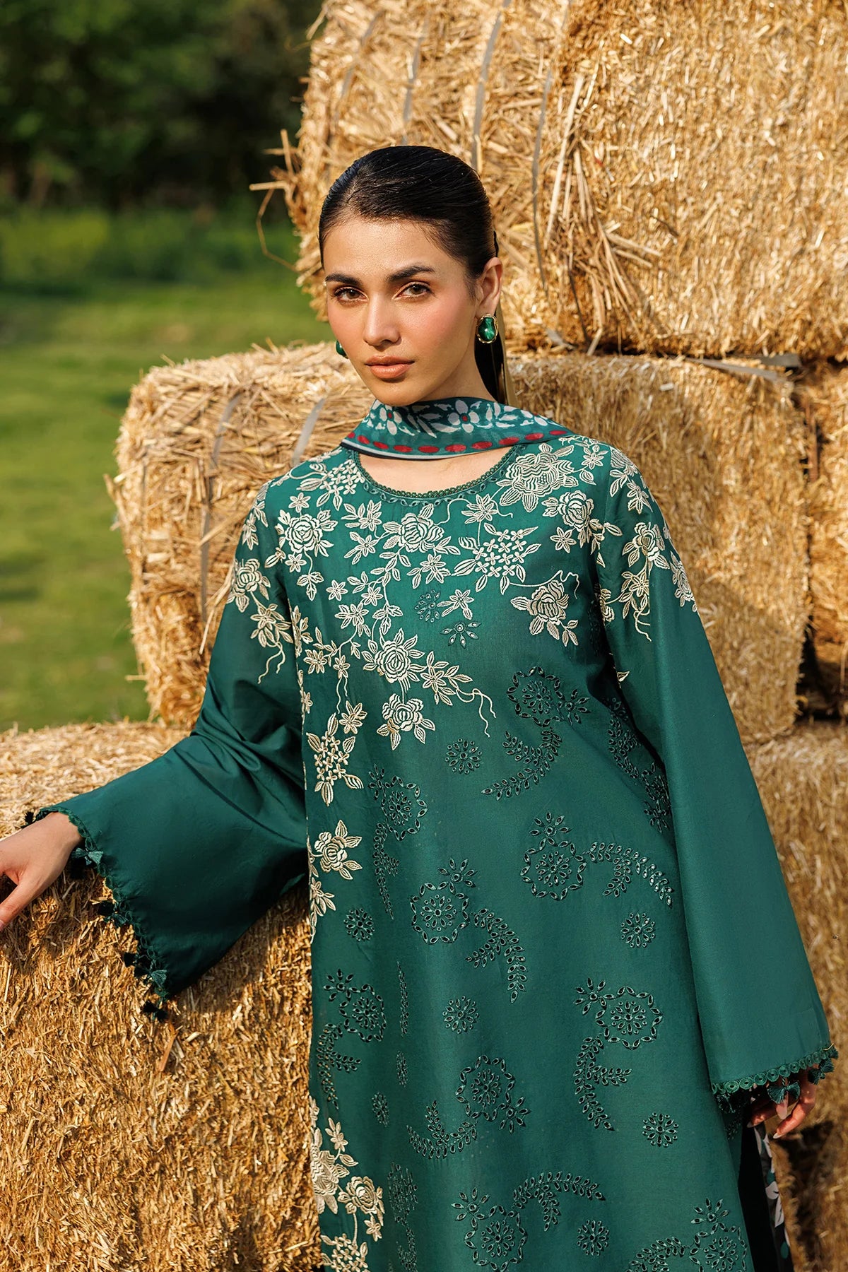 Jazmin 3Pc Embroidered Lawn Suit USE-9330
