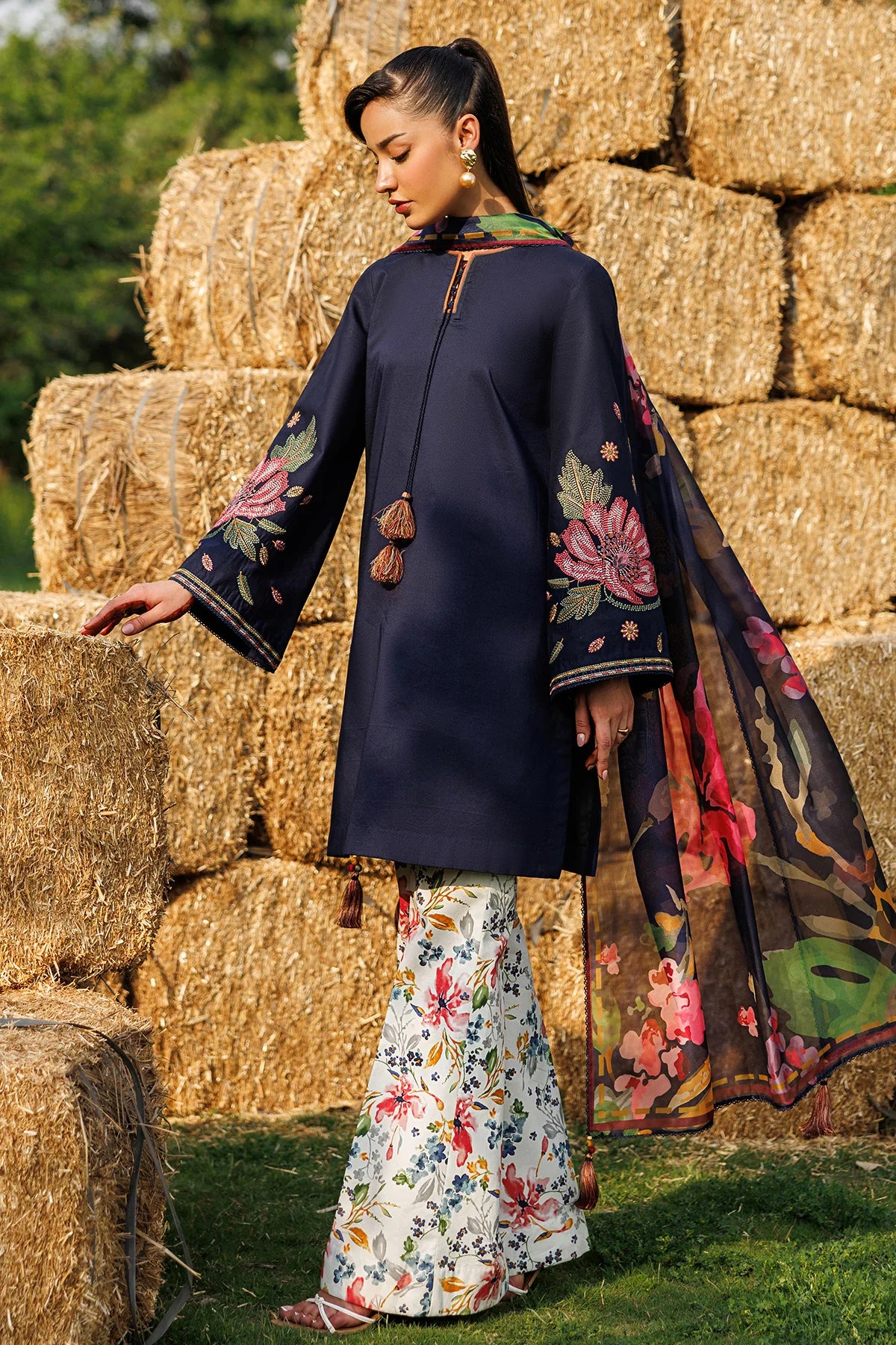 Jazmin 3Pc Embroidered Lawn Suit USE-9352