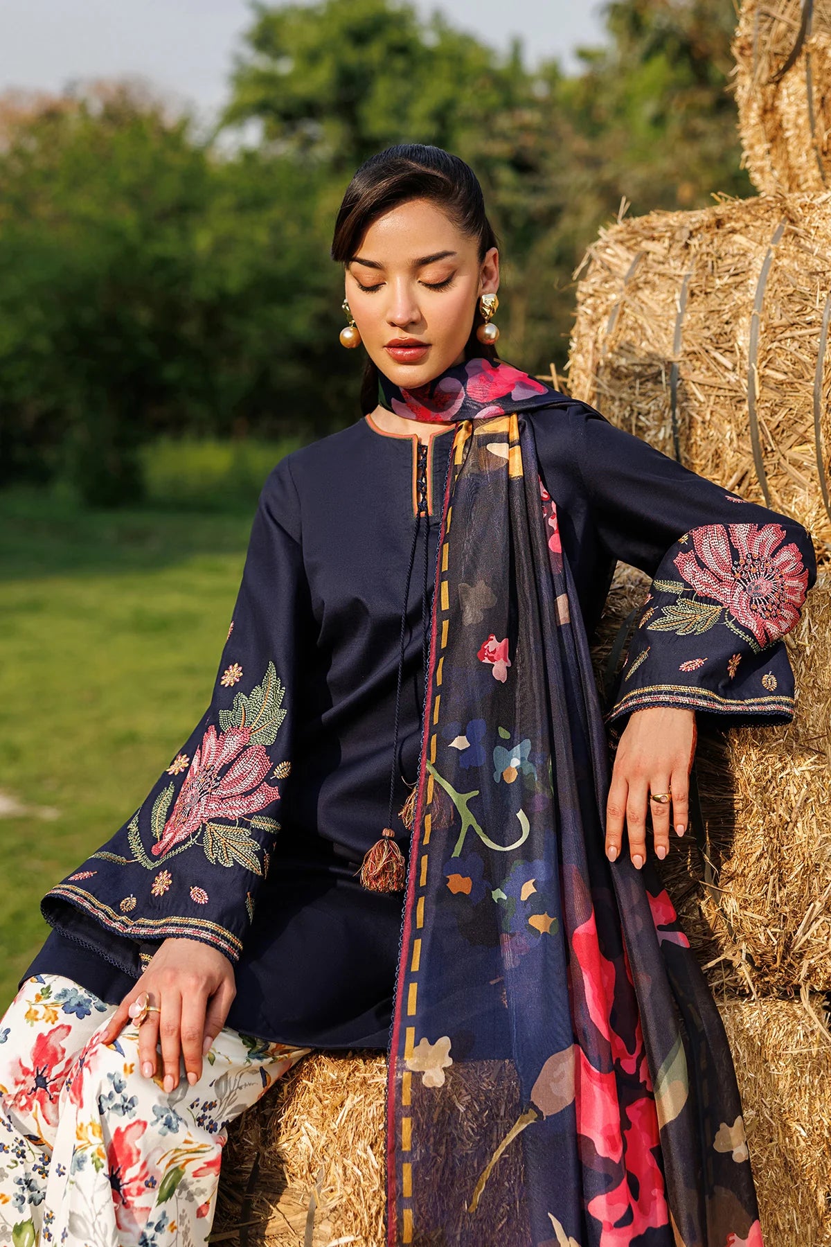 Jazmin 3Pc Embroidered Lawn Suit USE-9352