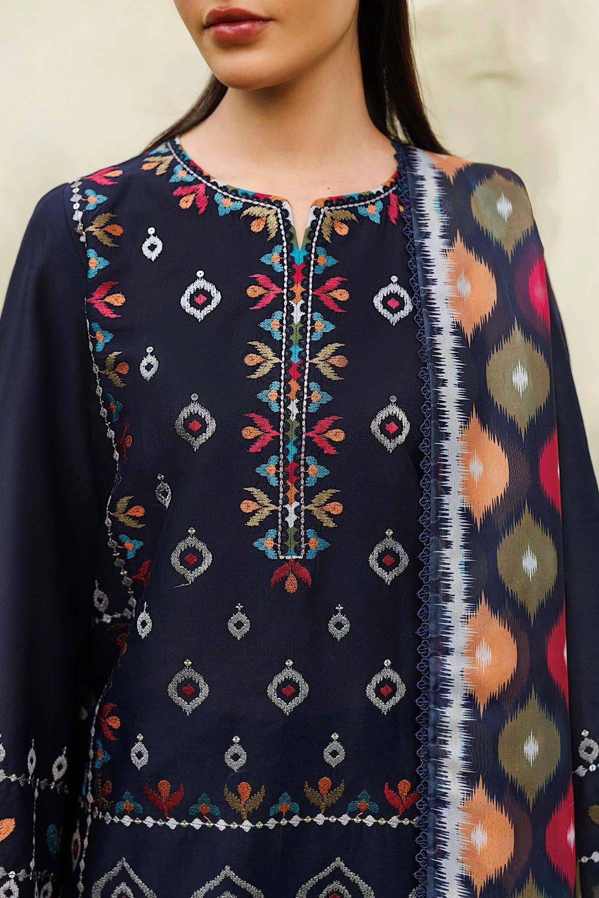 Jazmin 3Pc Embroidered Lawn Suit USE-9331