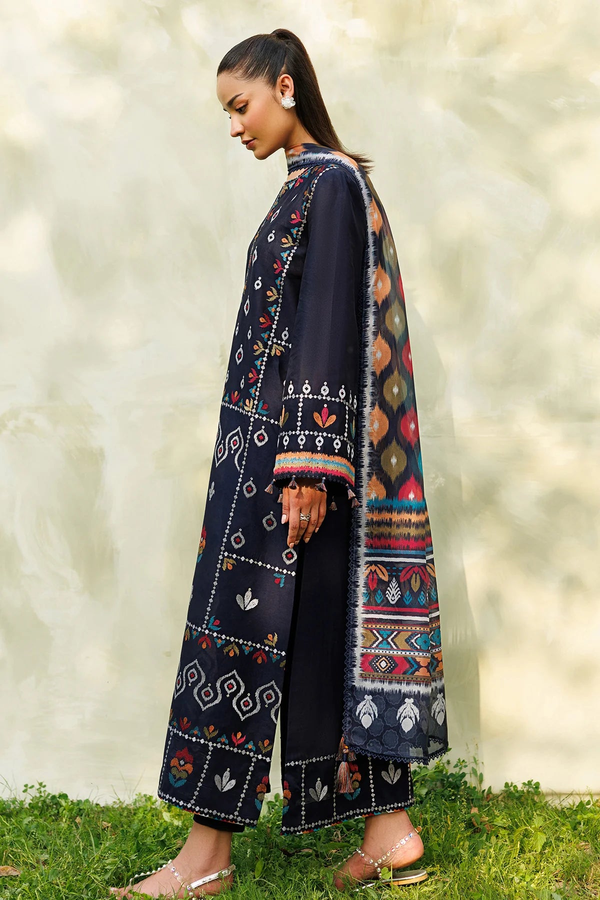 Jazmin 3Pc Embroidered Lawn Suit USE-9331