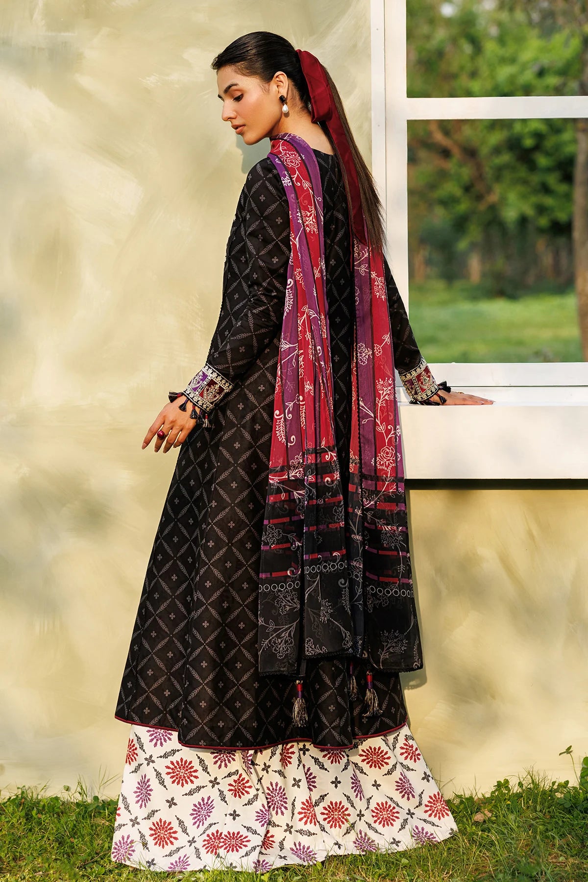 Jazmin 3Pc Embroidered Lawn Suit USE-9358