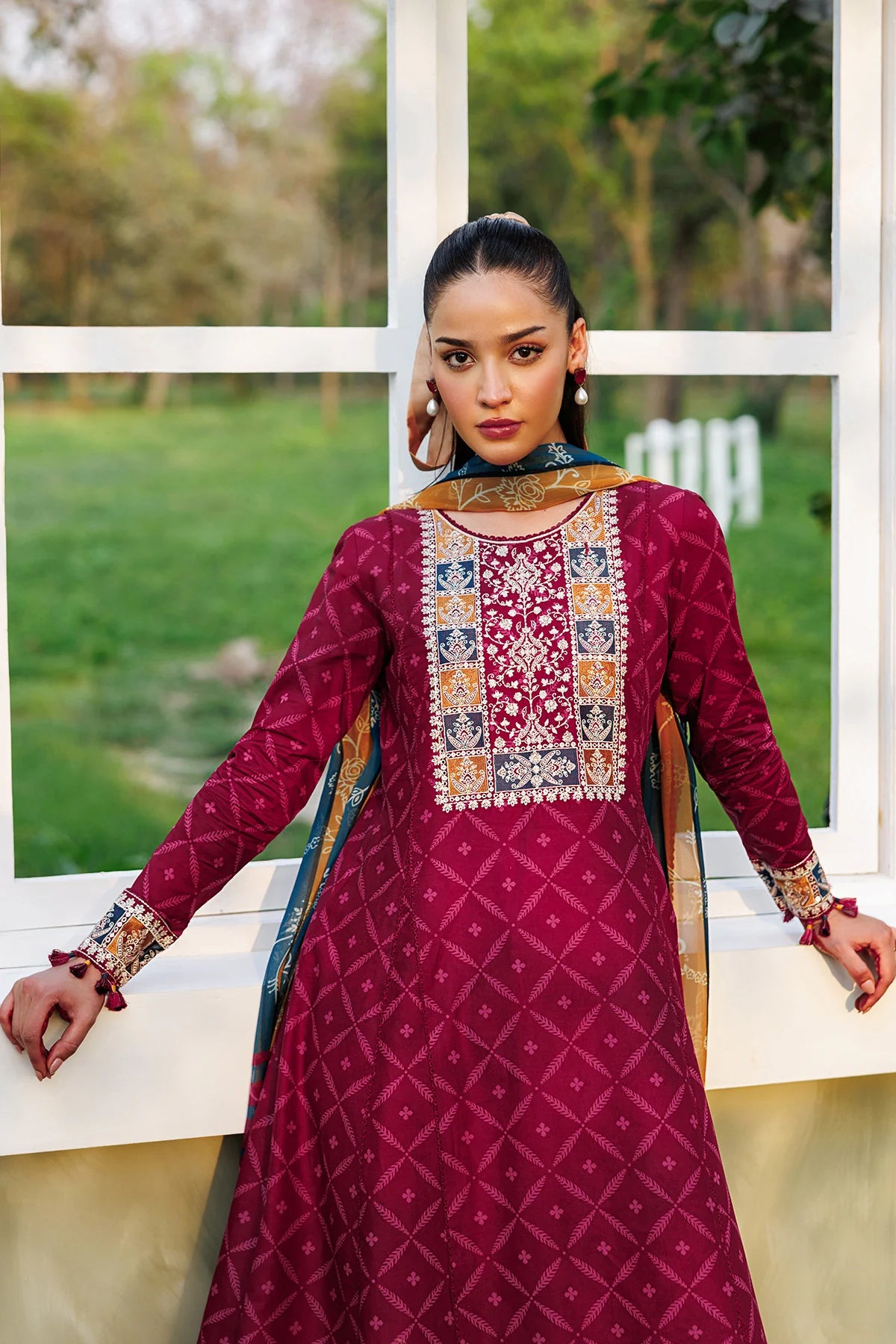 Jazmin 3Pc Embroidered Lawn Suit USE-9359