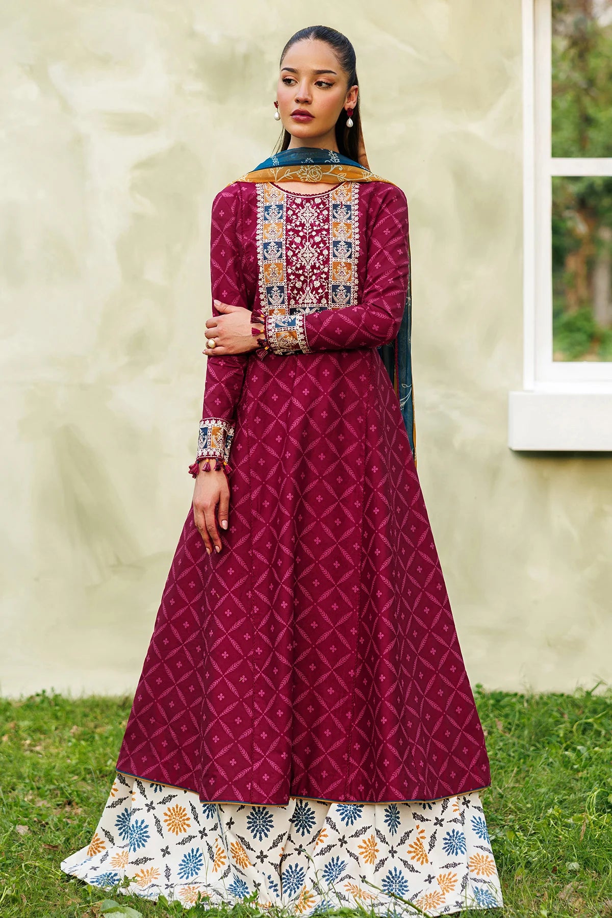 Jazmin 3Pc Embroidered Lawn Suit USE-9359