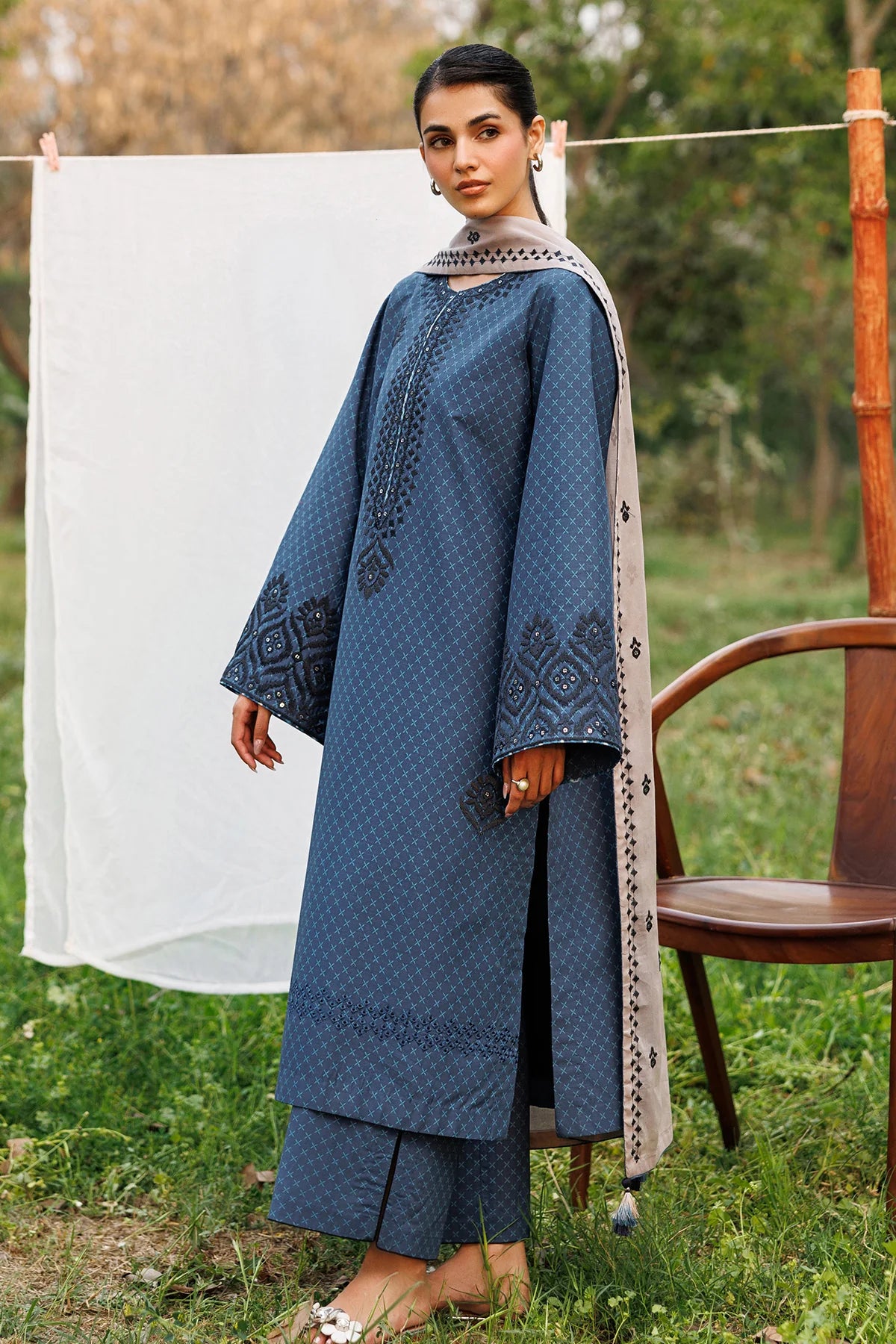 Jazmin 3Pc Embroidered Lawn Suit USE-9346