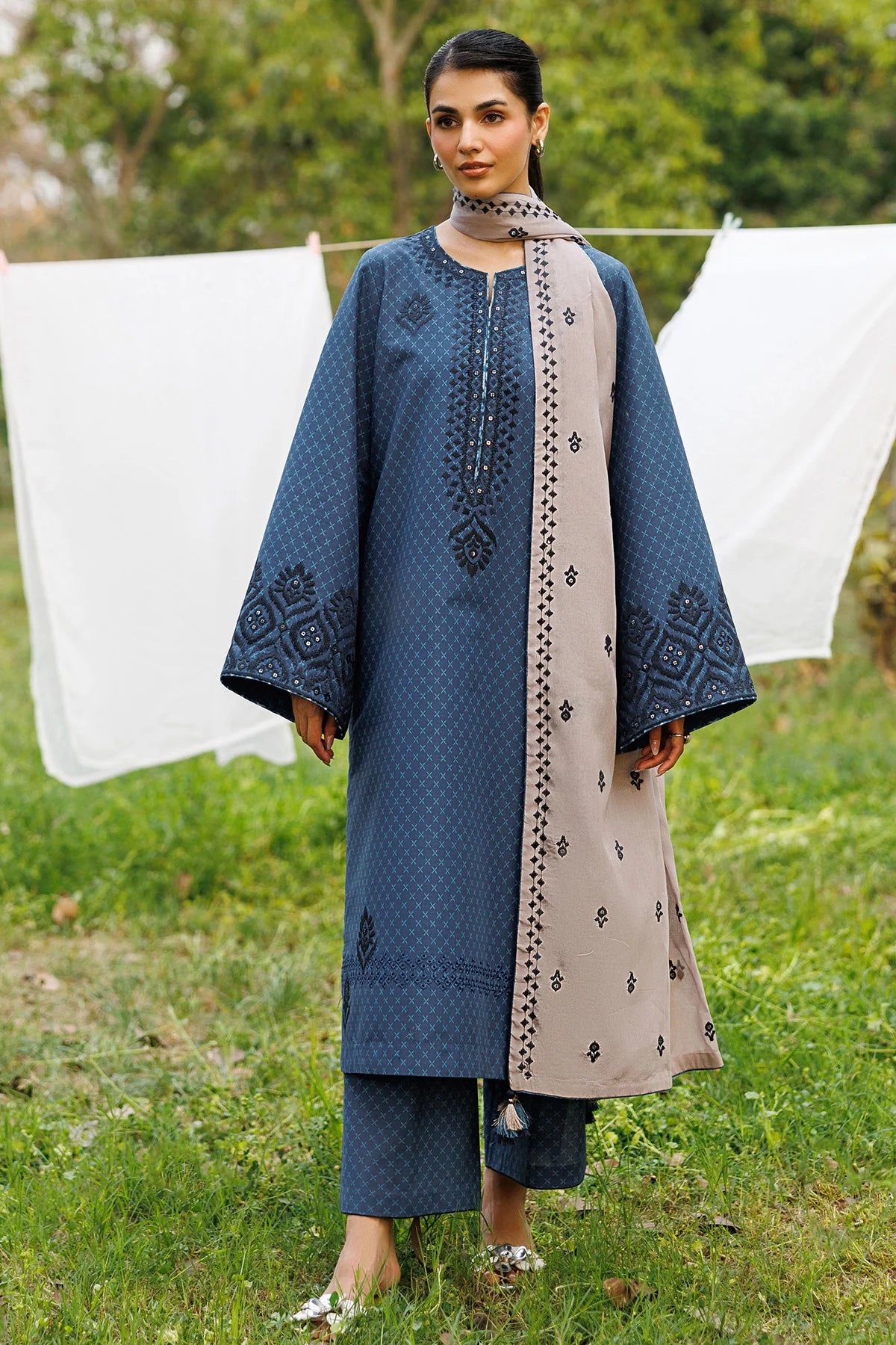 Jazmin 3Pc Embroidered Lawn Suit USE-9346
