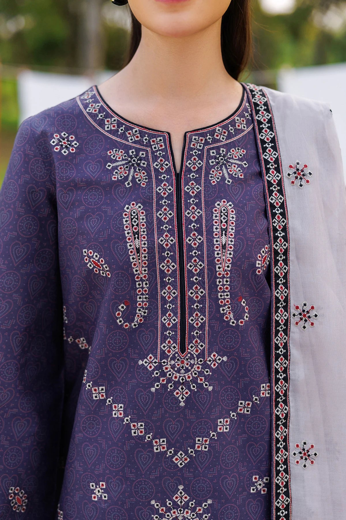 Jazmin 3Pc Embroidered Lawn Suit USE-9357