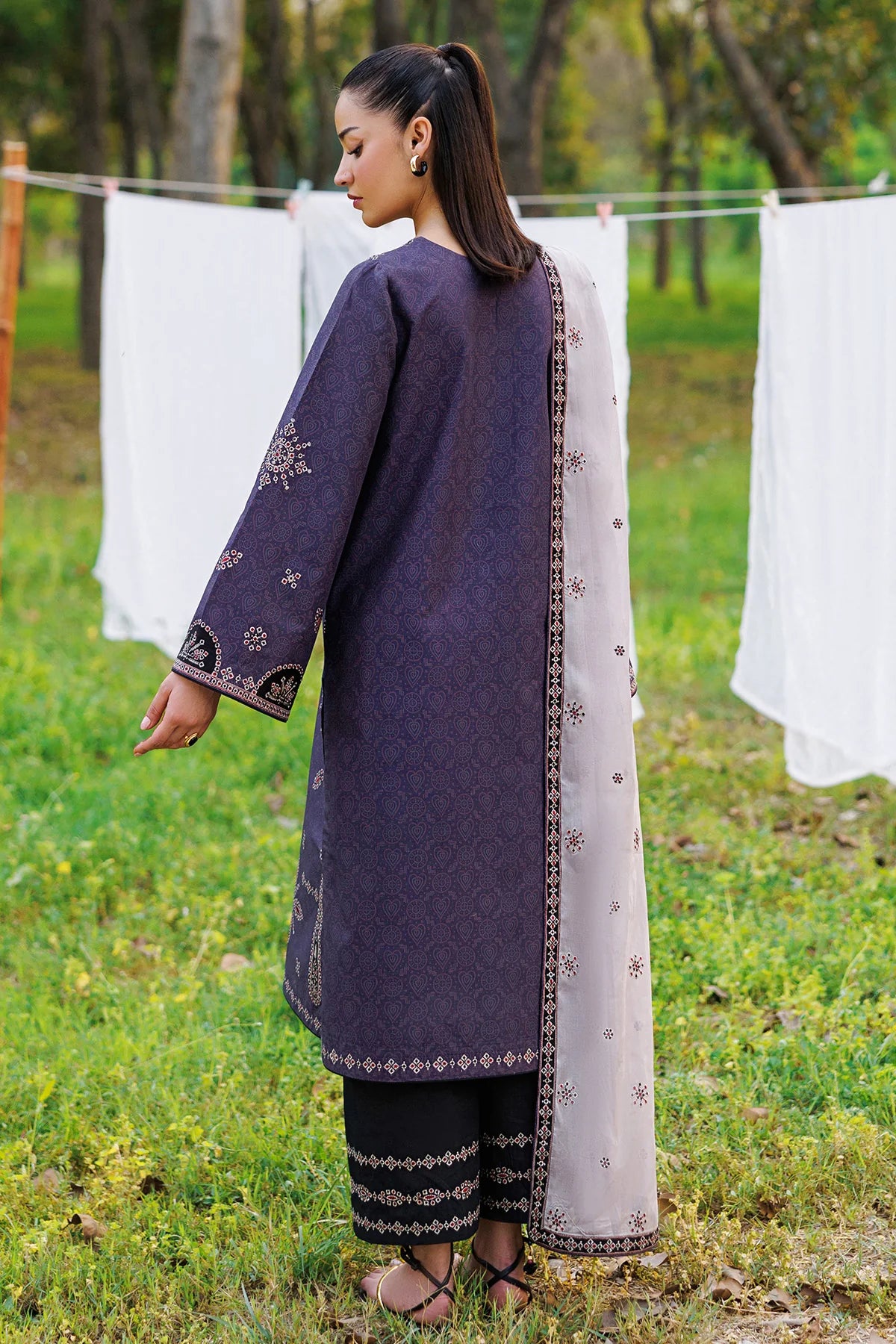 Jazmin 3Pc Embroidered Lawn Suit USE-9357