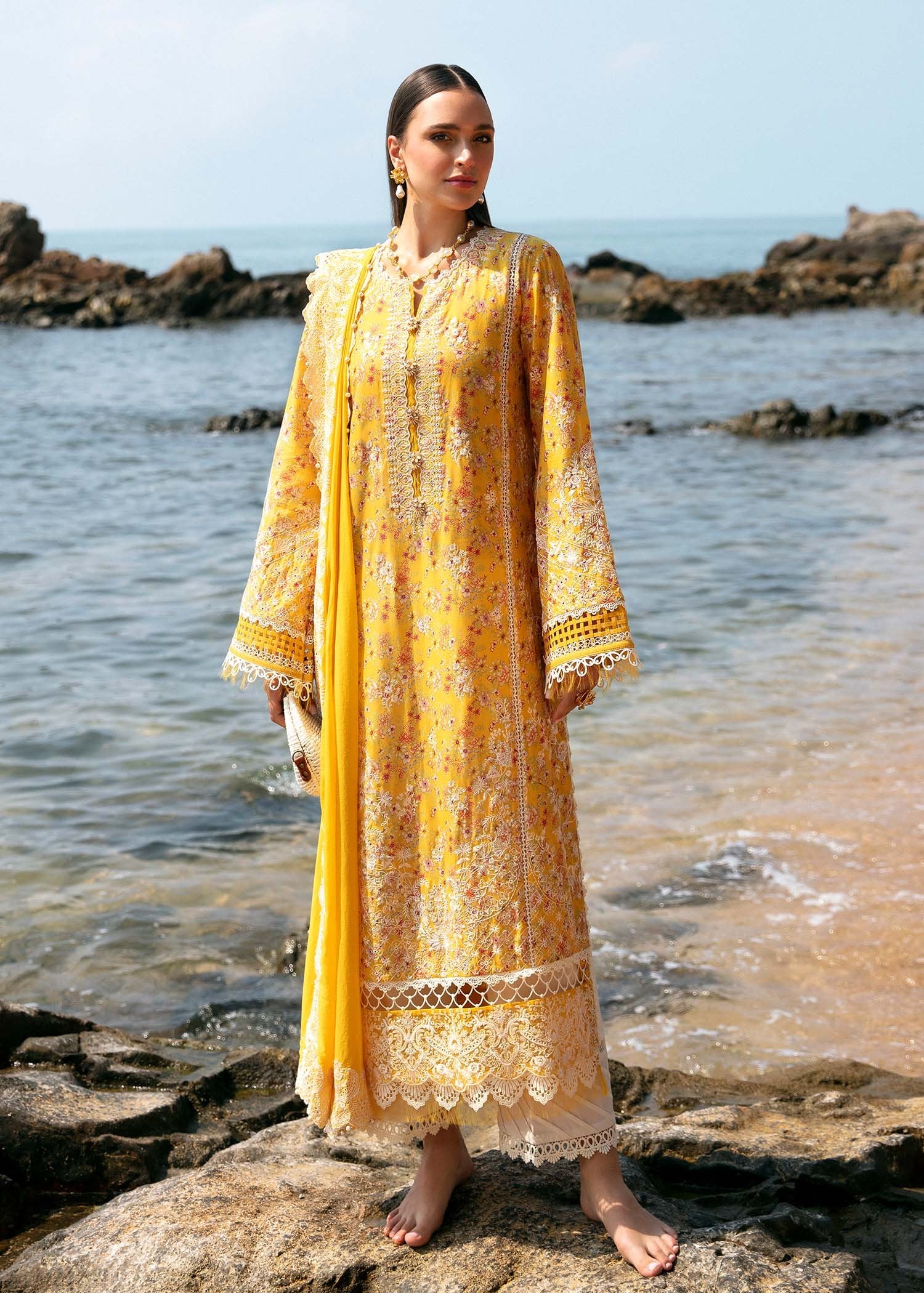 KANWAL MALIK 3PC EMBROIDERED LAWN SUIT (Elara)