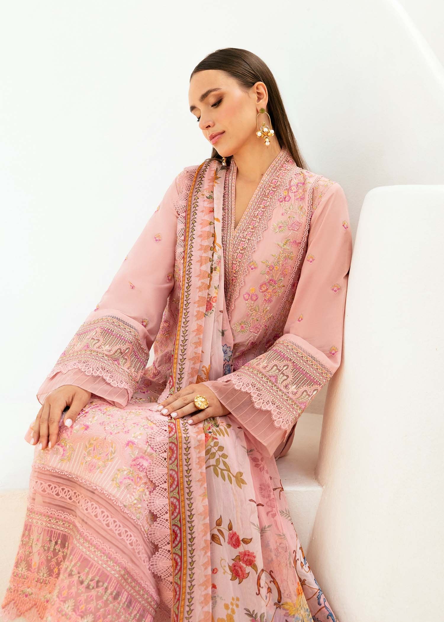 KANWAL MALIK 3PC EMBROIDERED LAWN SUIT (Raham) gulbuy.com