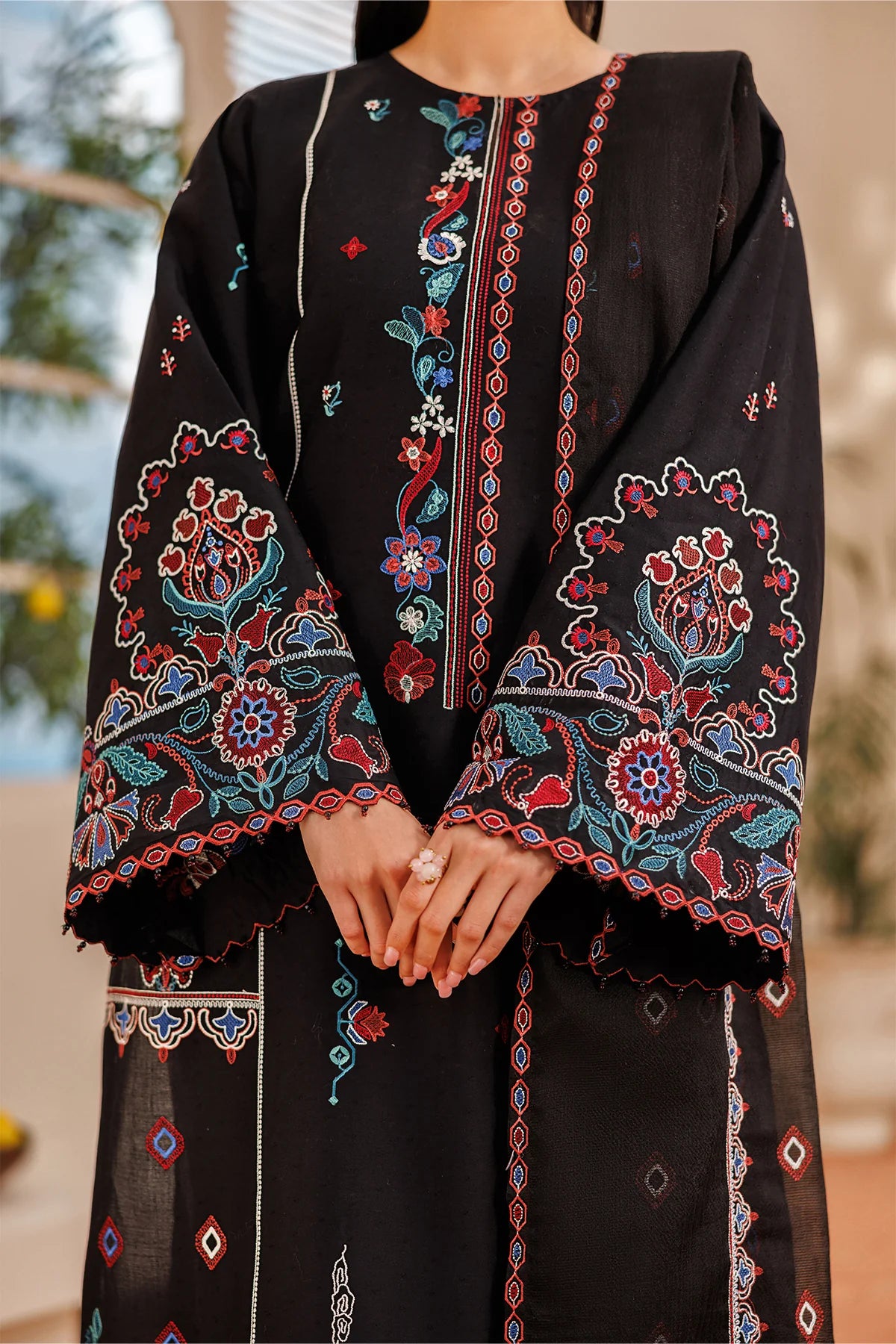 Baroque 3Pc Embroidered Lawn Suit UF-4391