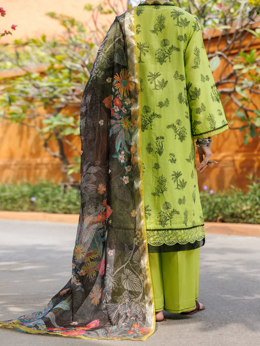 Almirah 3Pc Embroidery Jacquard Suit ALP-3PS-2010 gulbuy.com