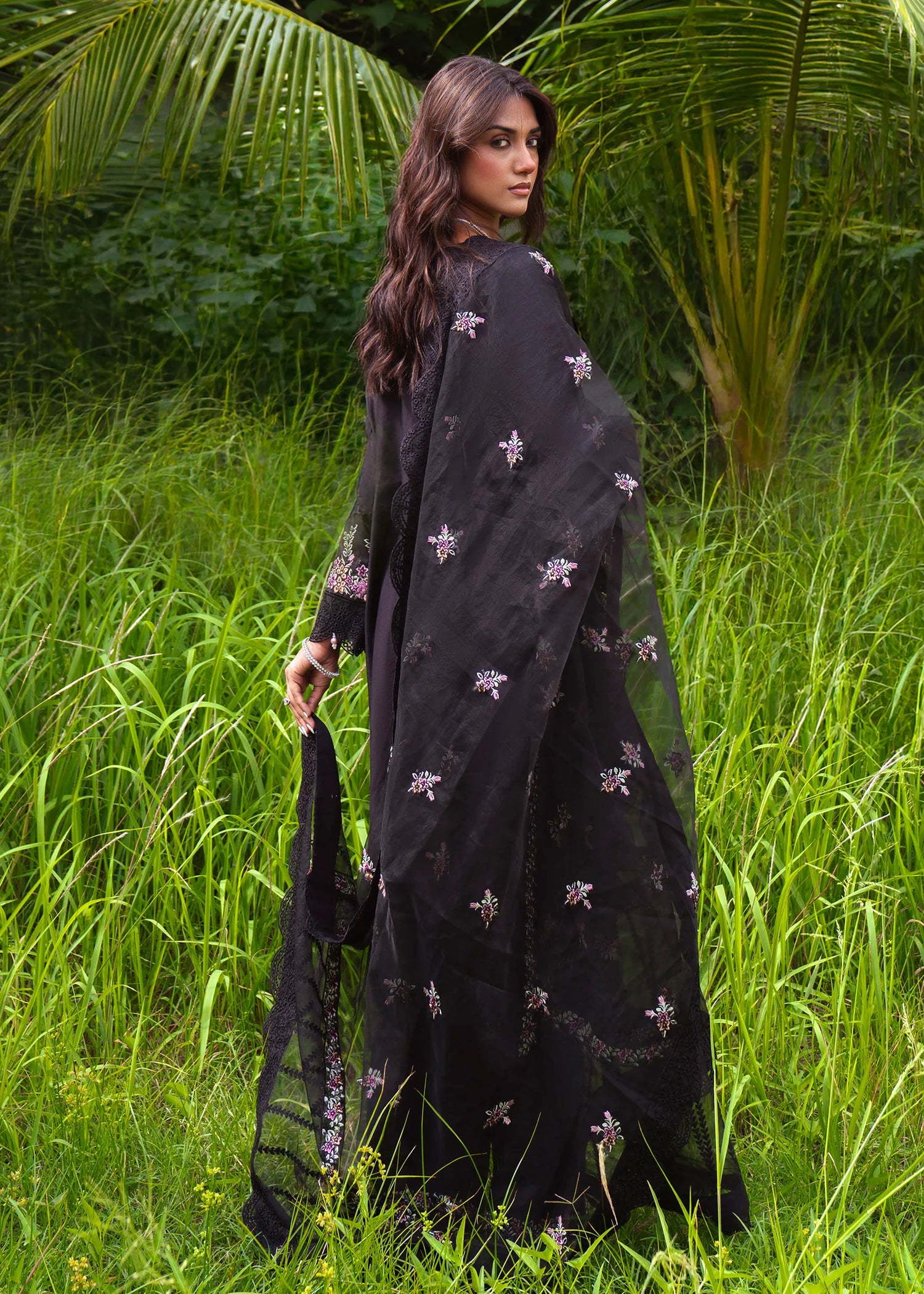 Haseens 3Pc Embroidered Lawn Suit Siyona
