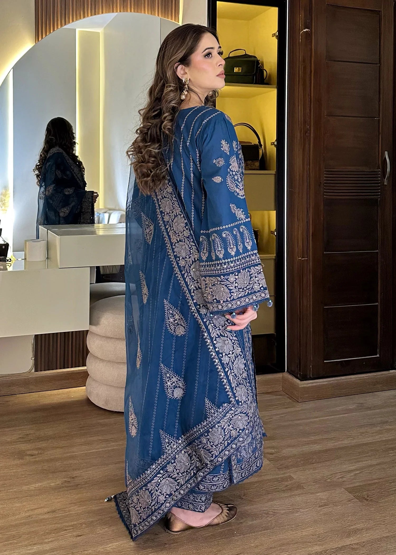 Haseens 3Pc Embroidered Lawn Suit Nairab