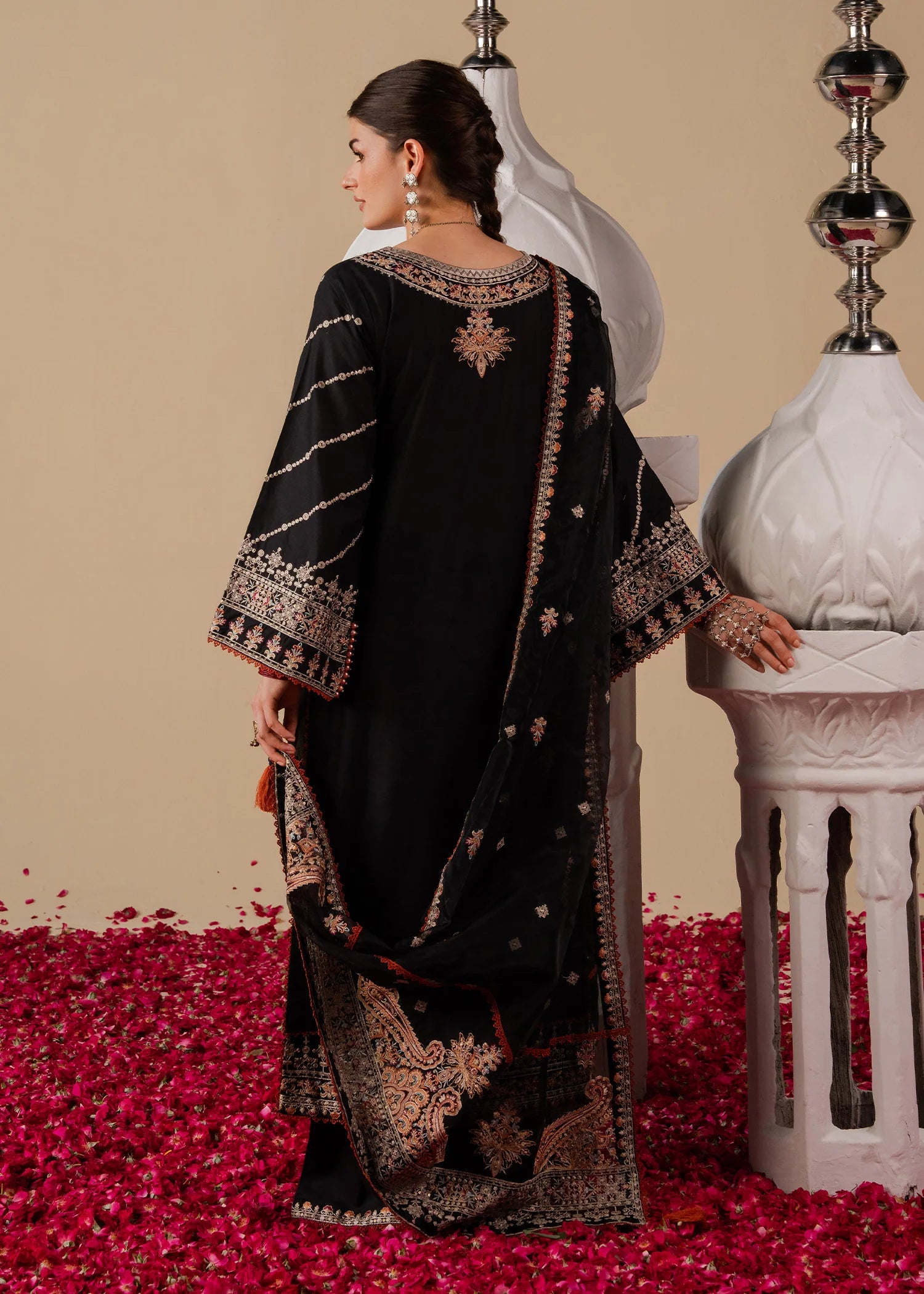 Haseens 3Pc Embroidered Lawn Suit Nagma