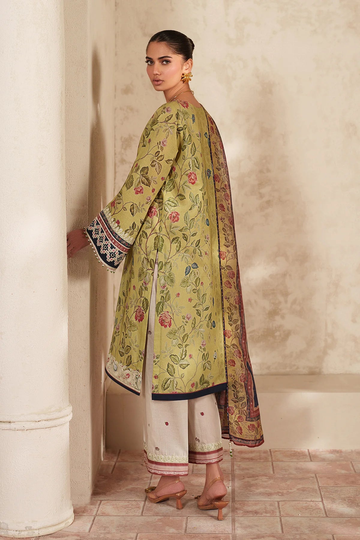 Baroque 3Pc Embroidered Lawn Suit UF-4414