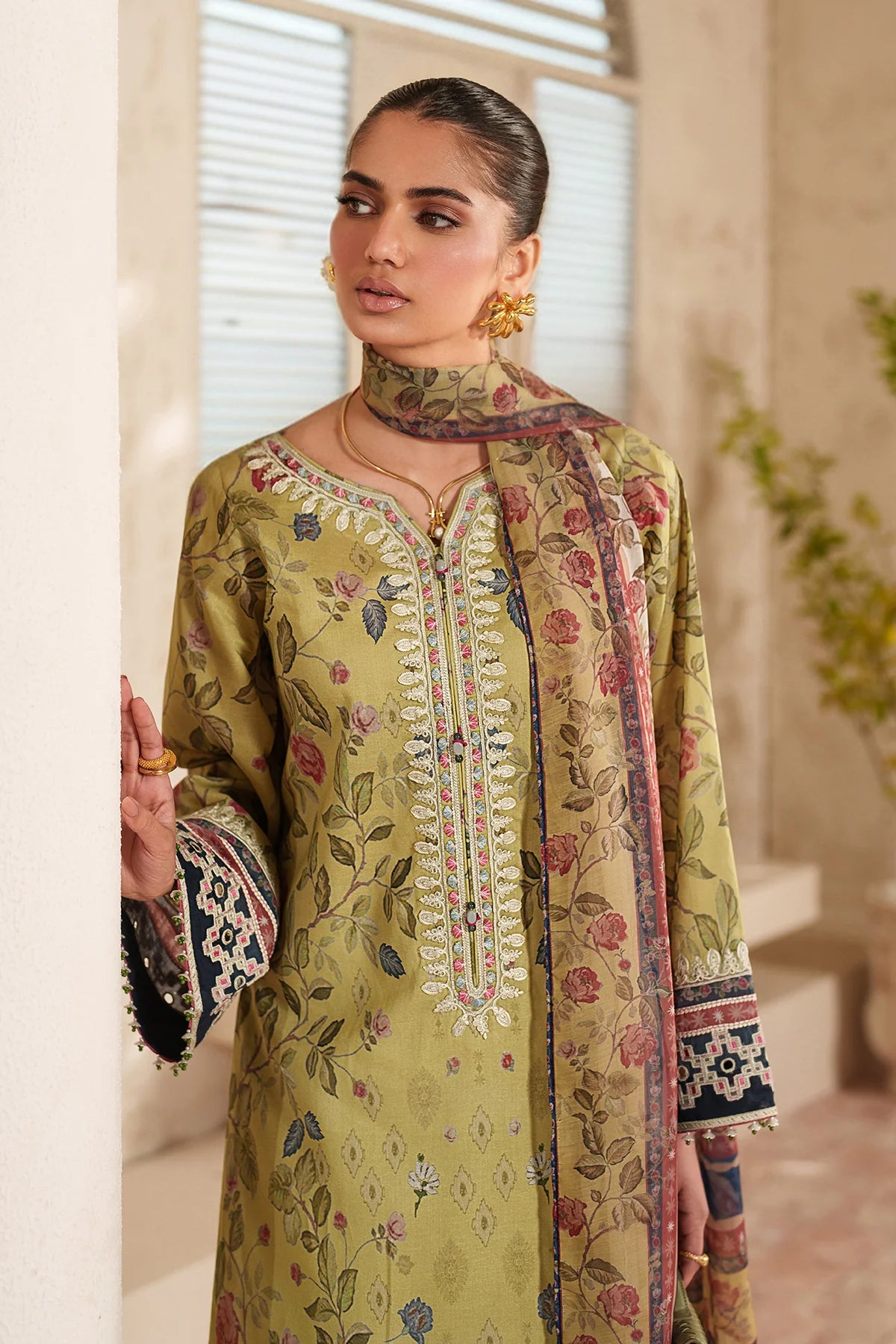 Baroque 3Pc Embroidered Lawn Suit UF-4414