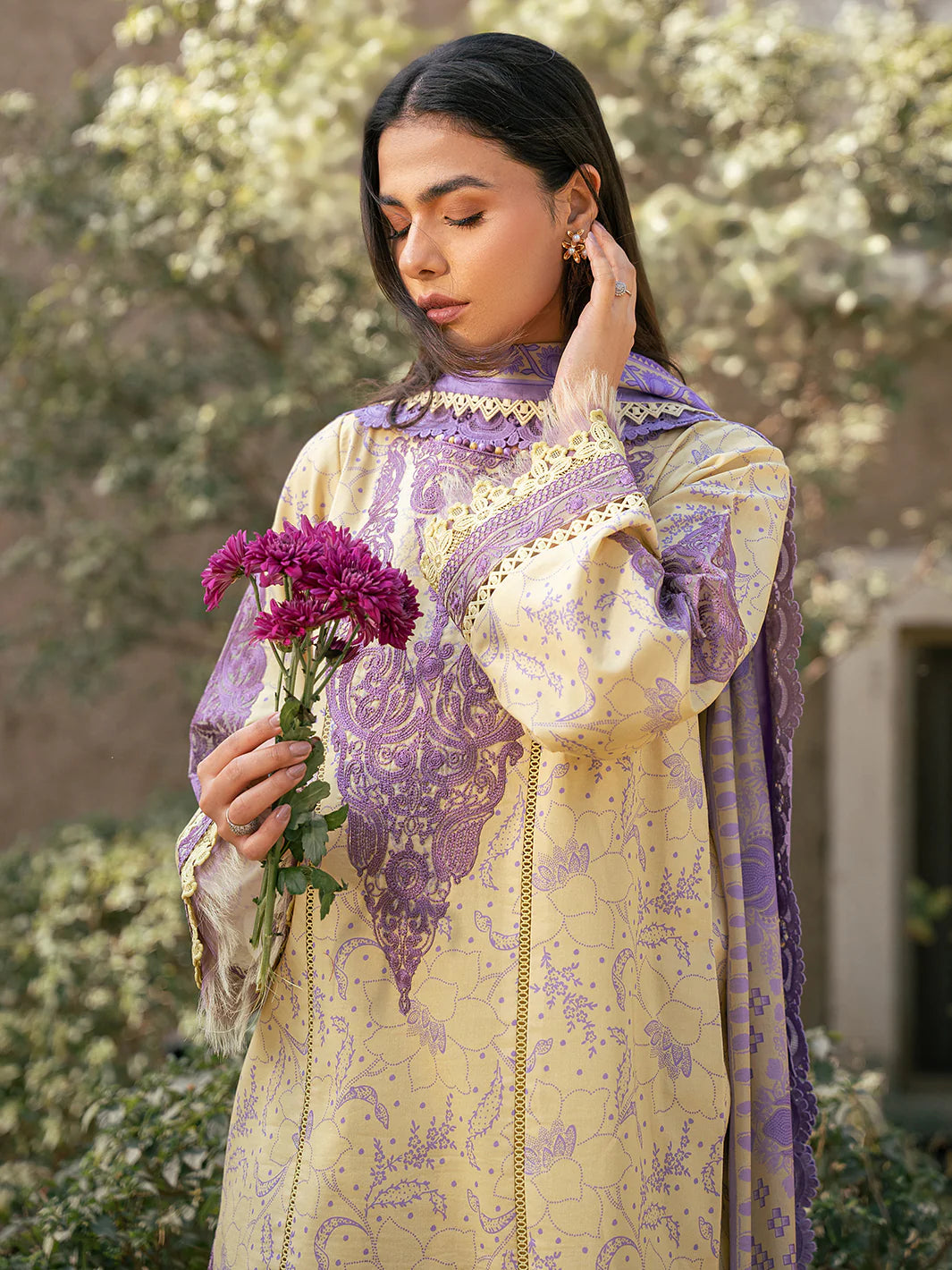 Binilyas 3Pc Embroidered Lawn Suit 2074-A gulbuy.com