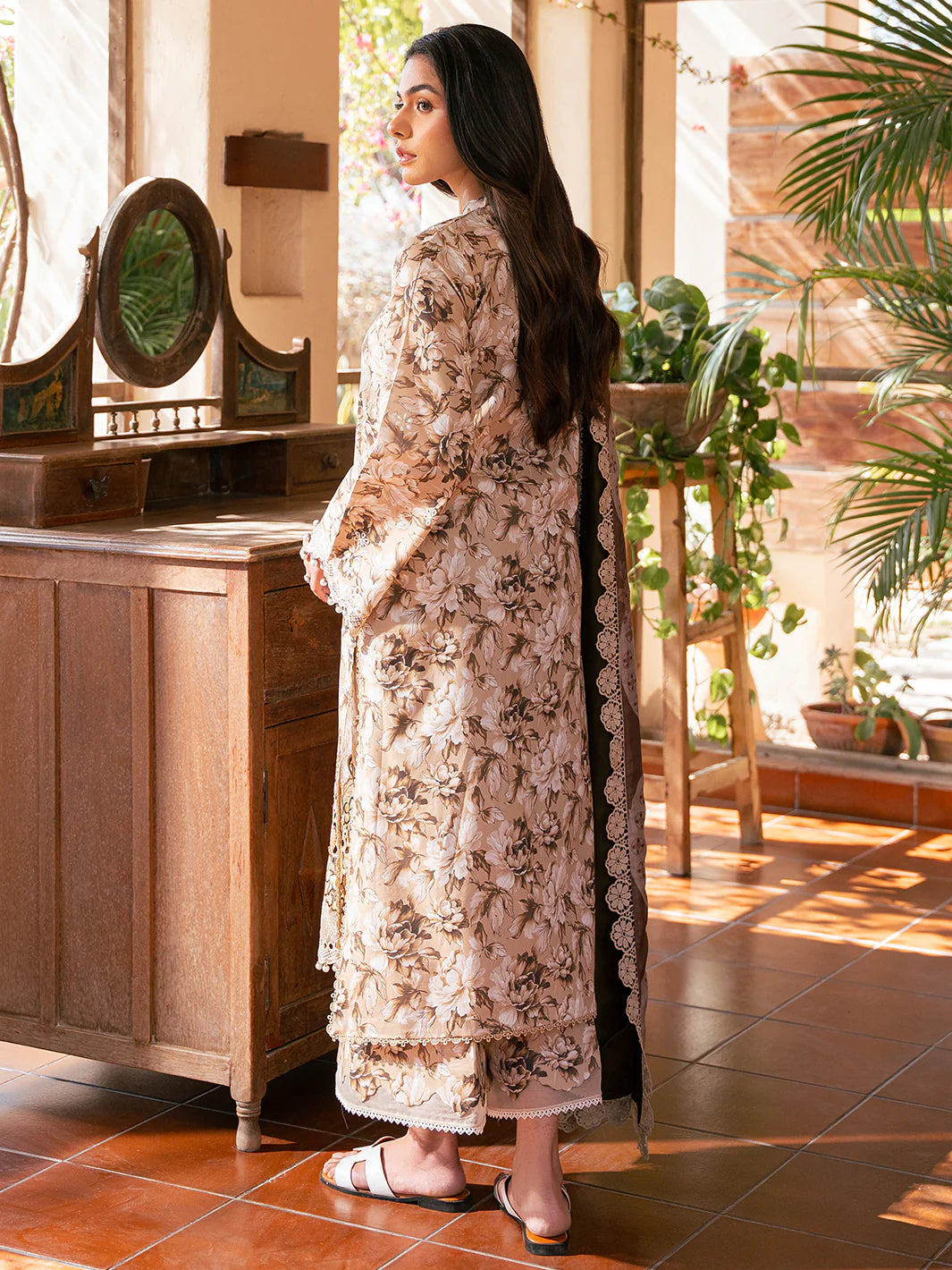 Binilyas 3Pc Embroidered Lawn Suit 2075-B gulbuy.com