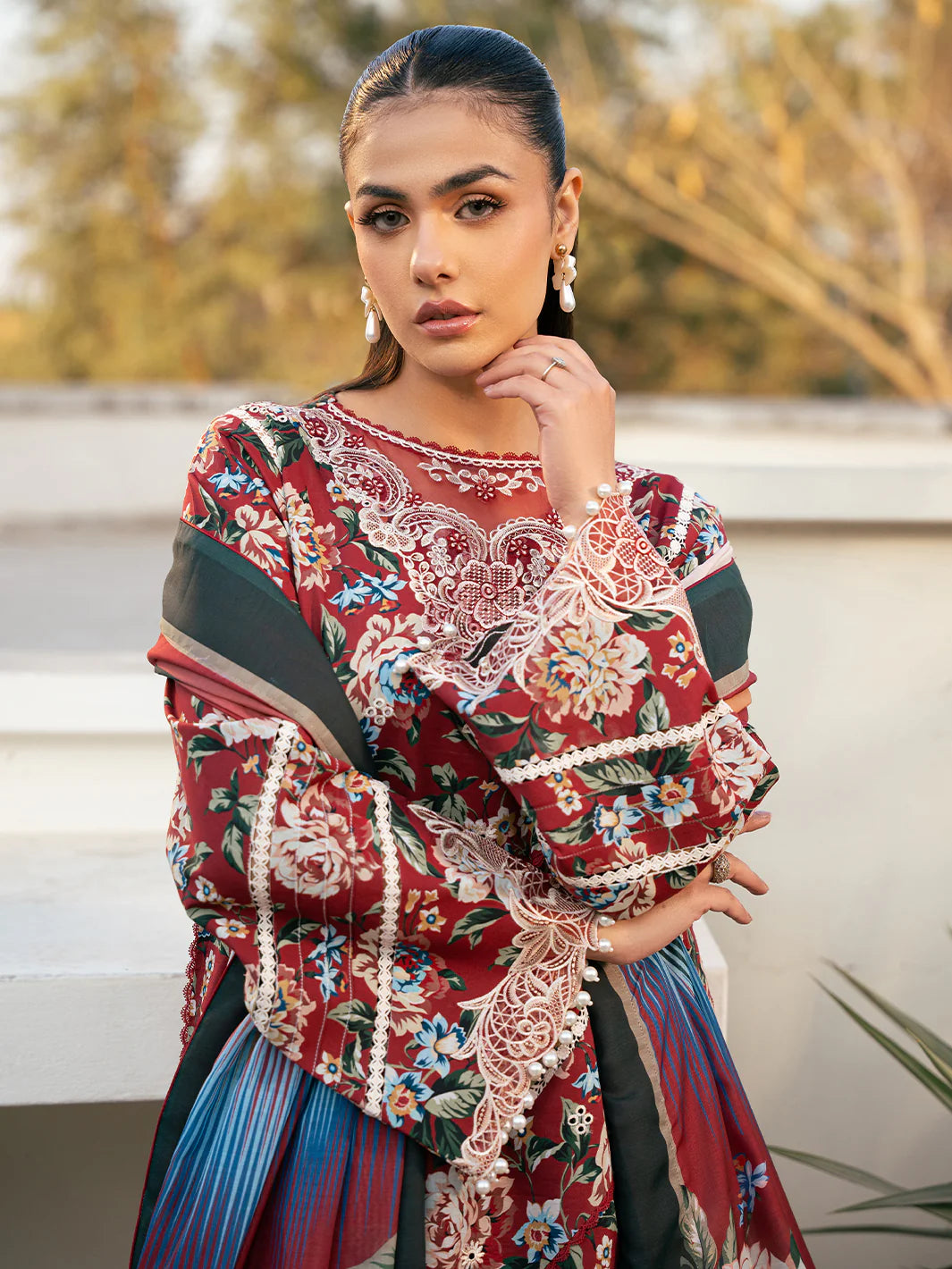Binilyas 3Pc Embroidered Lawn Suit 2076 - B gulbuy.com