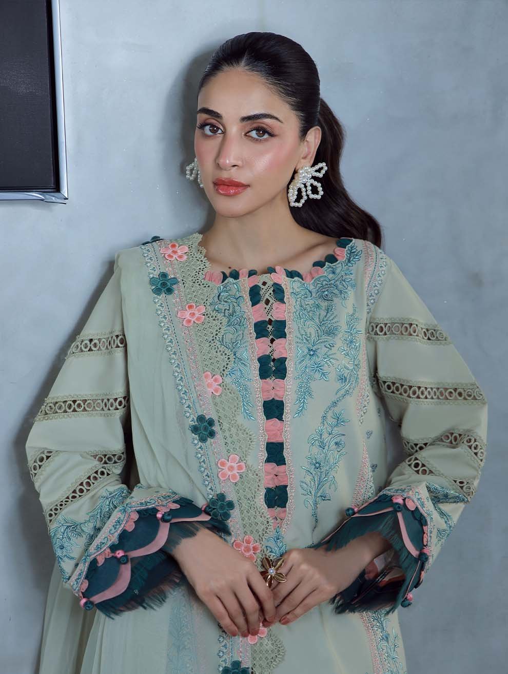 Jade 3Pc Embroidered Lawn Suit 25-LEP II-20801 gulbuy.com