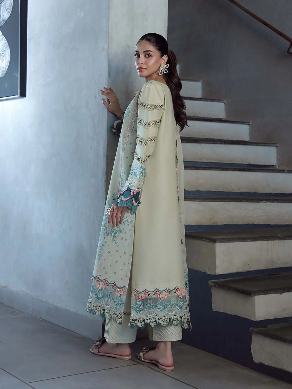Jade 3Pc Embroidered Lawn Suit 25-LEP II-20801 gulbuy.com