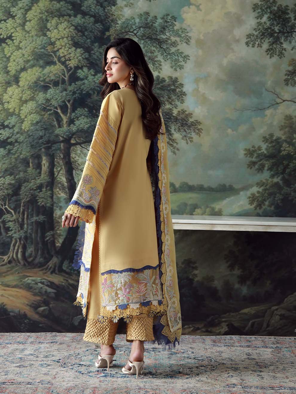 Jade 3Pc Embroidered Lawn Suit 25-LEP II-20802 gulbuy.com