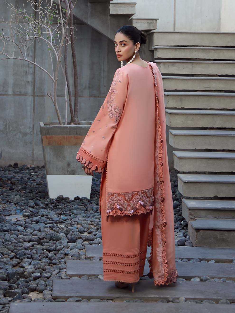 Jade 3Pc Embroidered Lawn Suit 25-LEP II-20804 gulbuy.com