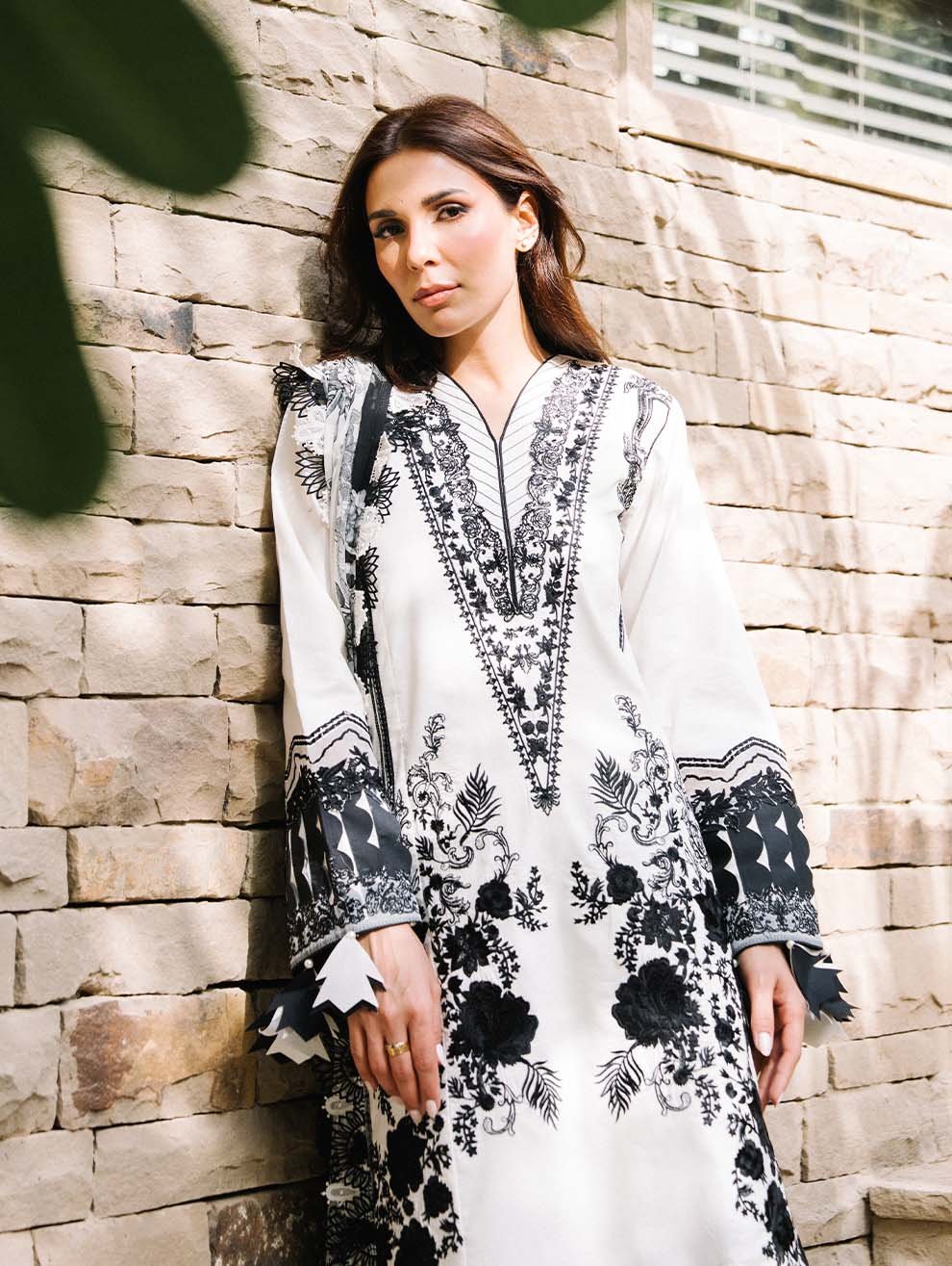 Jade 3Pc Embroidered Lawn Suit 25-ML-20846 gulbuy.com