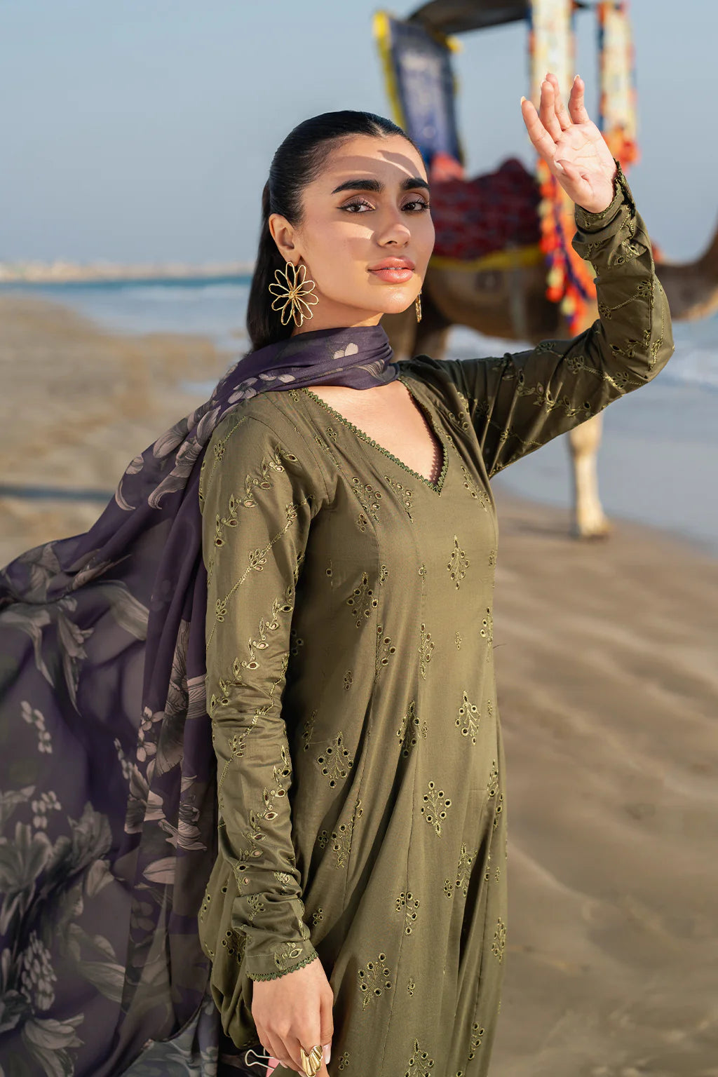 Iznik 3PC Embroidered Lawn Suit UE-375 gulbuy.com